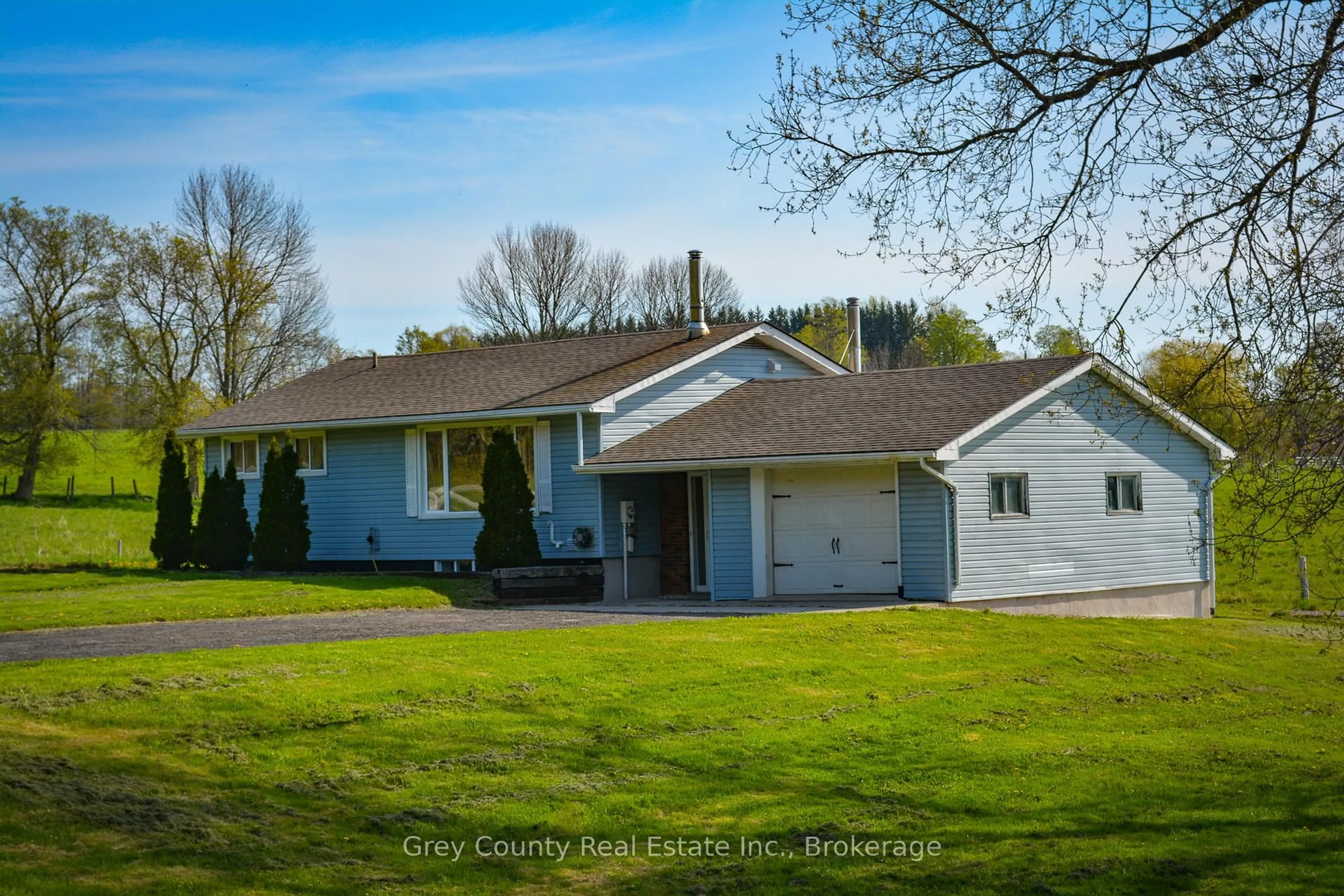 A pic from outside/outdoor area/front of a property/back of a property/a pic from drone, unknown for 617159 GREY ROAD 29 N/A, Meaford Ontario N0H 1E0