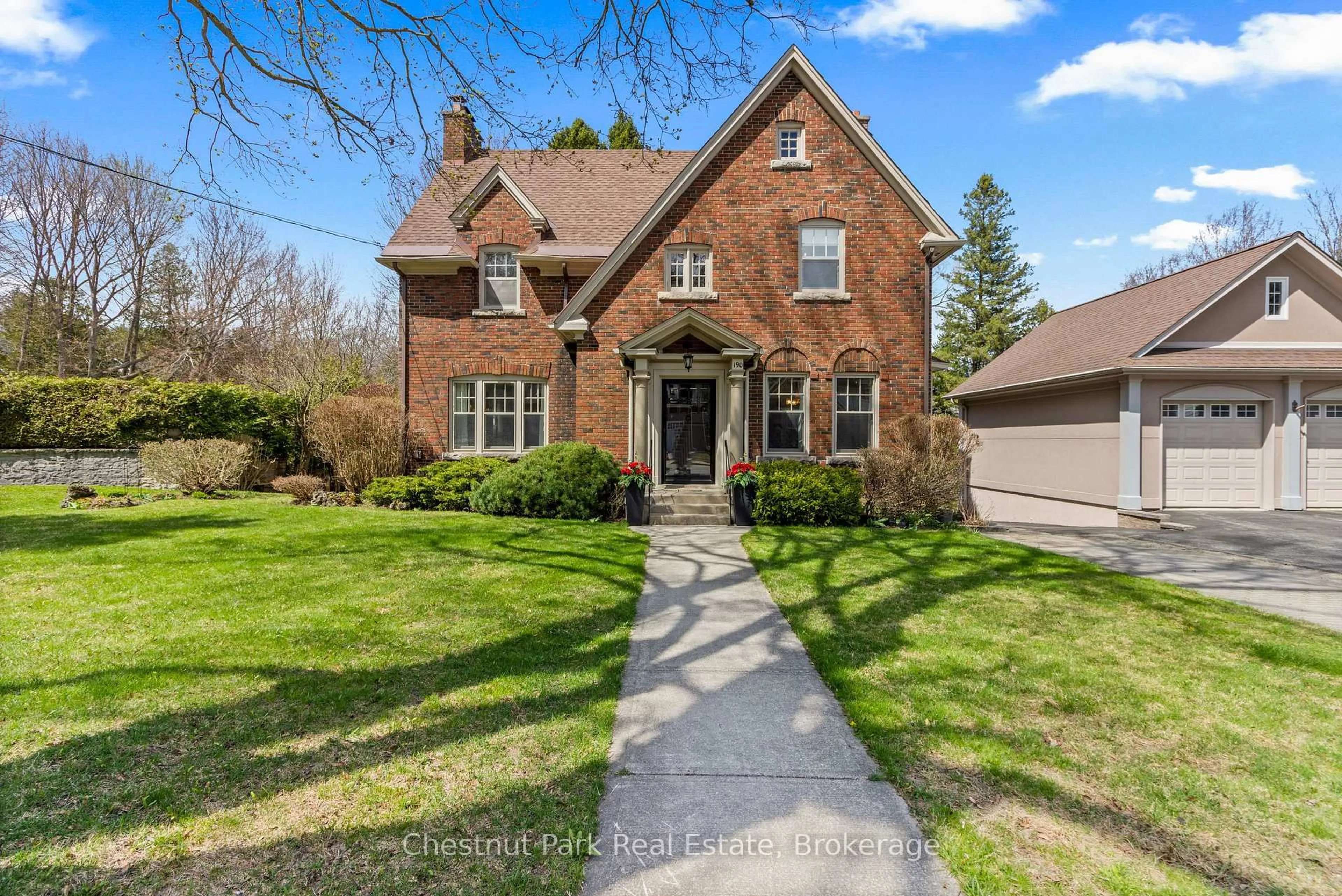 Home with brick exterior material, street for 190 4th St, Owen Sound Ontario N4K 3J9