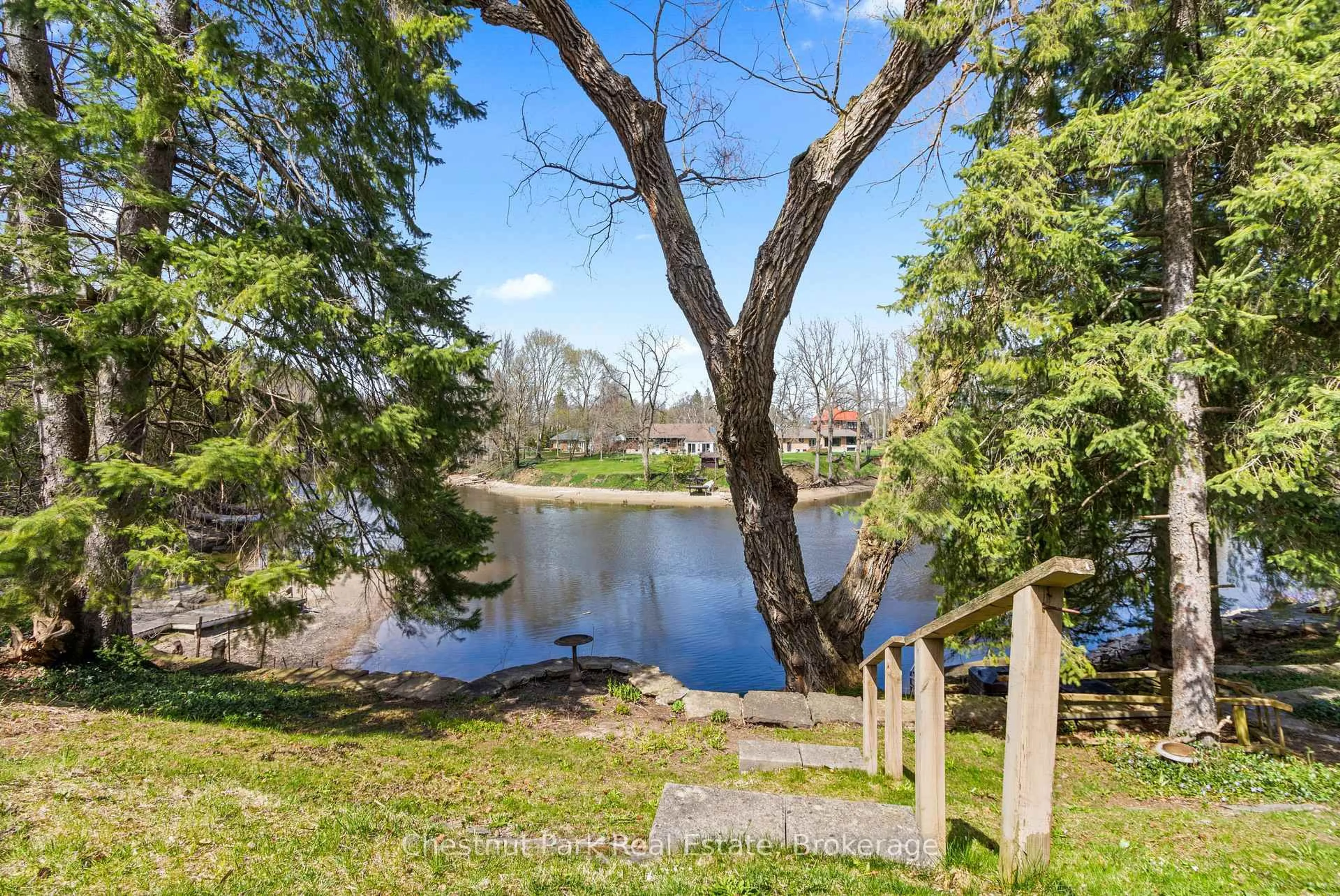 Unknown for 190 4th St, Owen Sound Ontario N4K 3J9