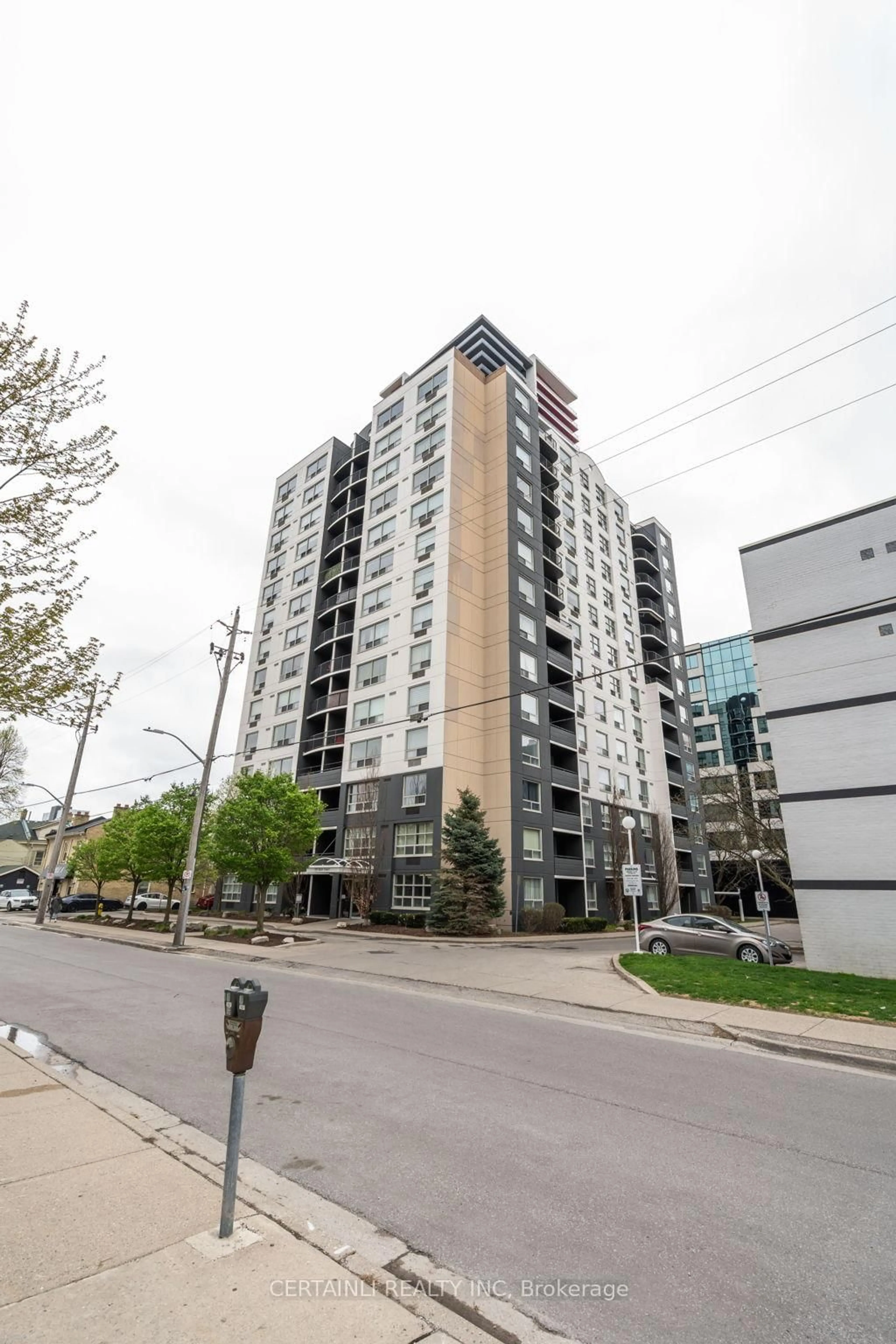 Unknown for 155 Kent St #106, London East Ontario N6A 5N7