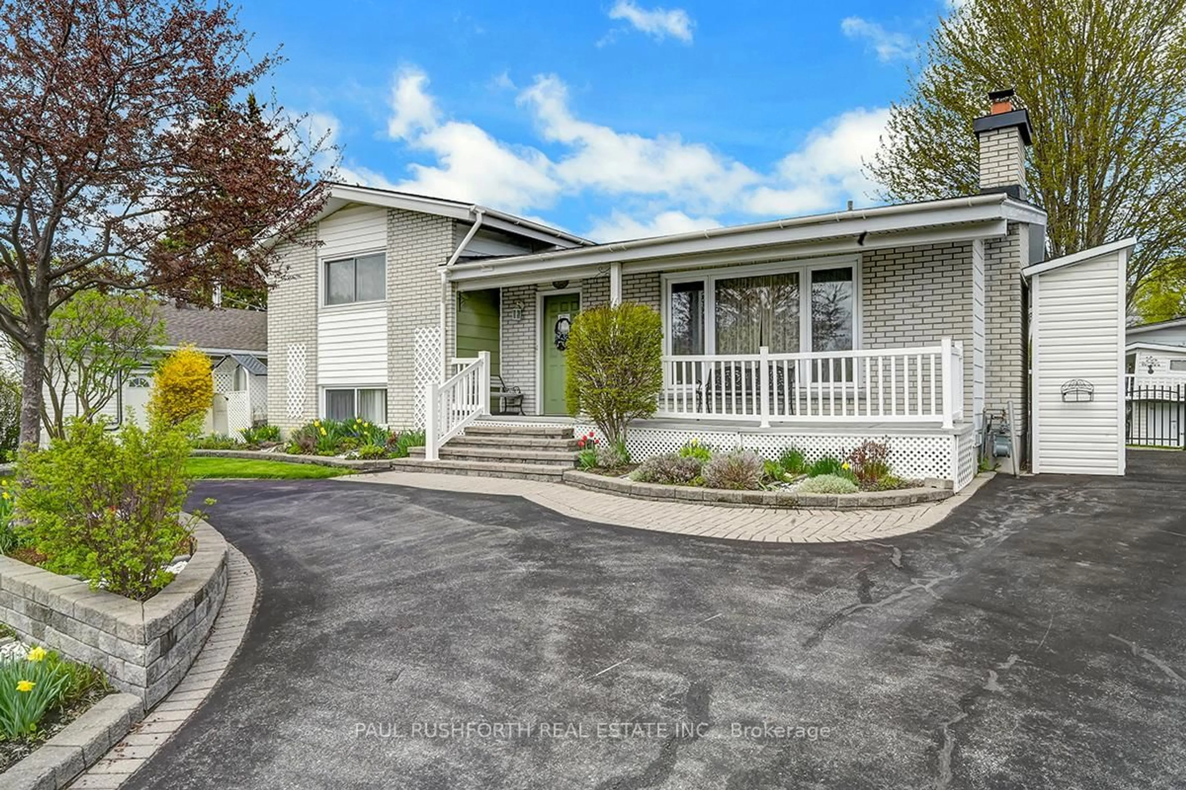 Home with vinyl exterior material, street for 1433 DUFORD DR Dr, Orleans Ontario K1E 1E7