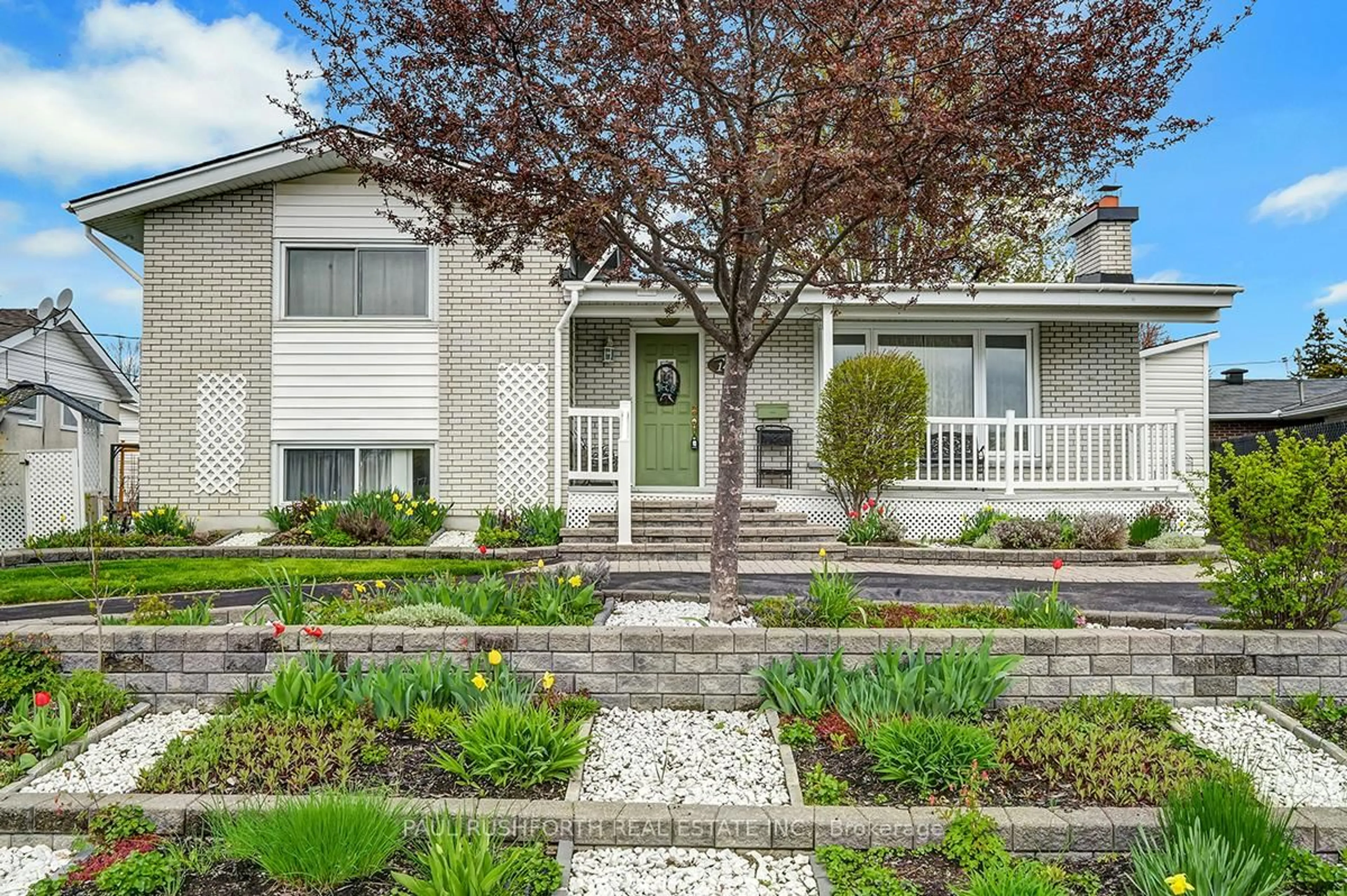 Home with vinyl exterior material, street for 1433 DUFORD DR Dr, Orleans Ontario K1E 1E7