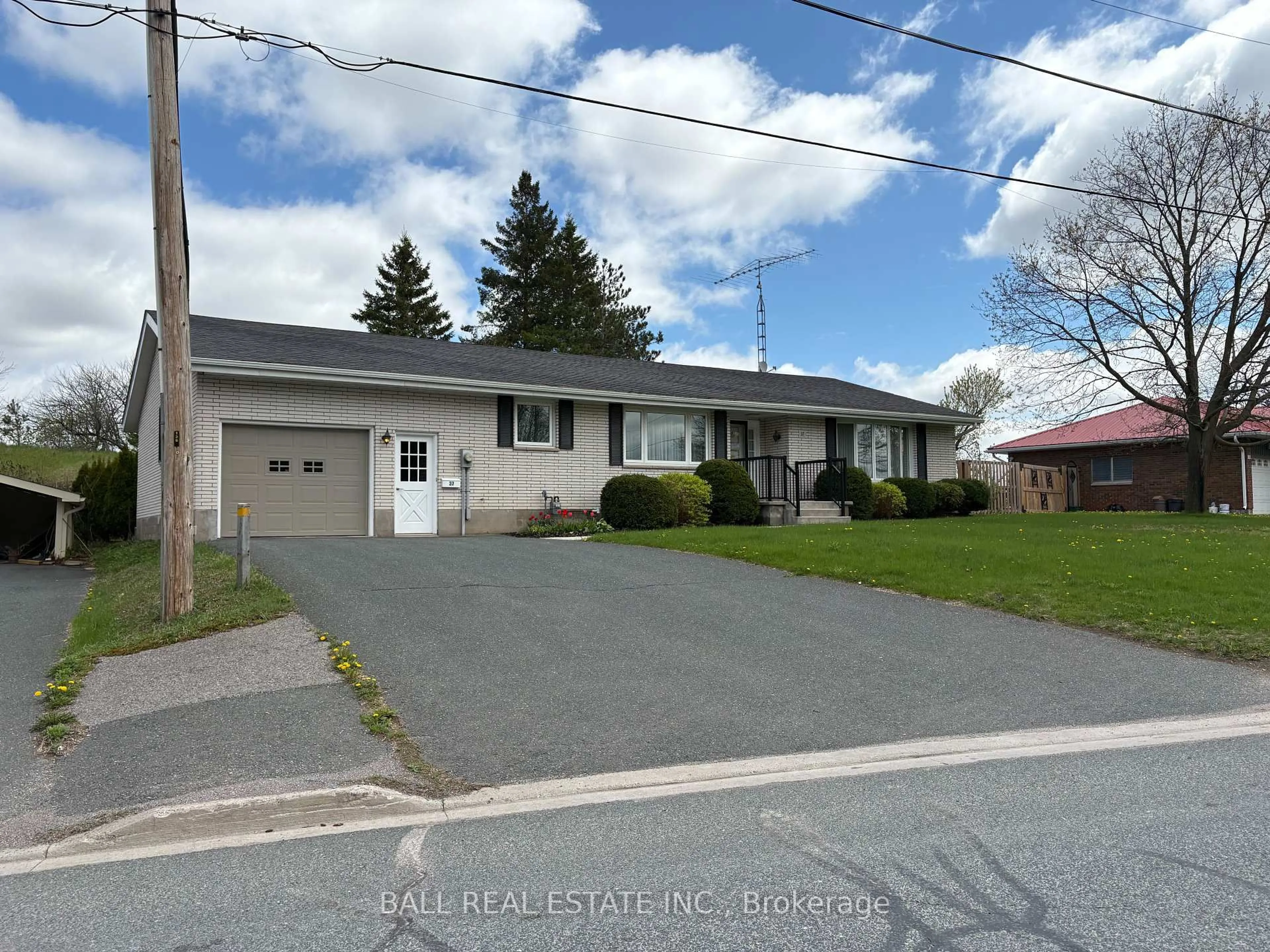 A pic from outside/outdoor area/front of a property/back of a property/a pic from drone, street for 37 County Rd 40 N/A, Asphodel-Norwood Ontario K0L 2V0