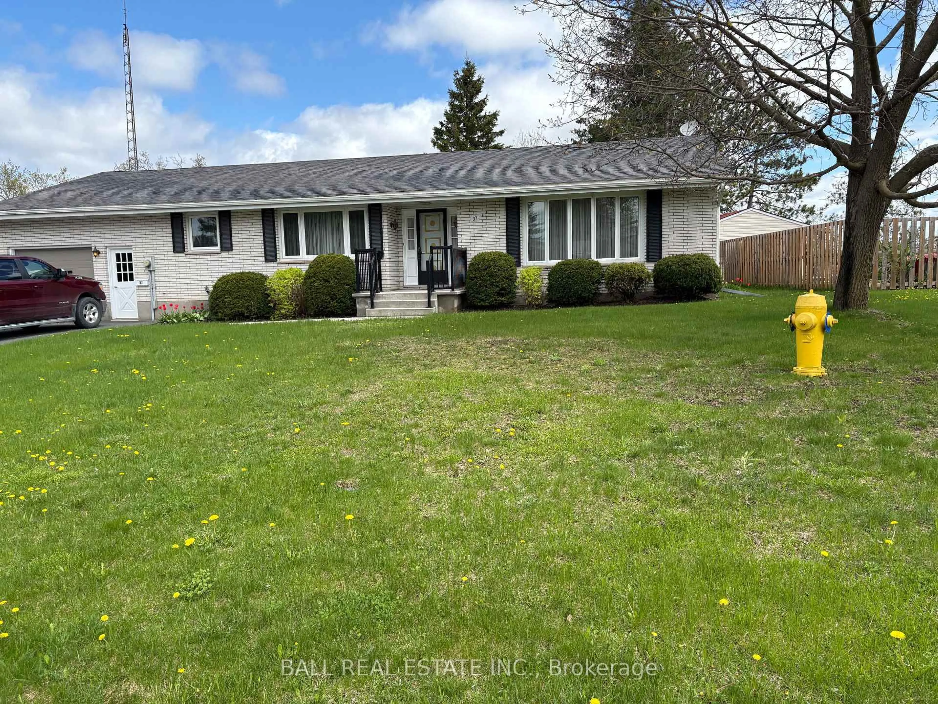 A pic from outside/outdoor area/front of a property/back of a property/a pic from drone, street for 37 County Rd 40 N/A, Asphodel-Norwood Ontario K0L 2V0