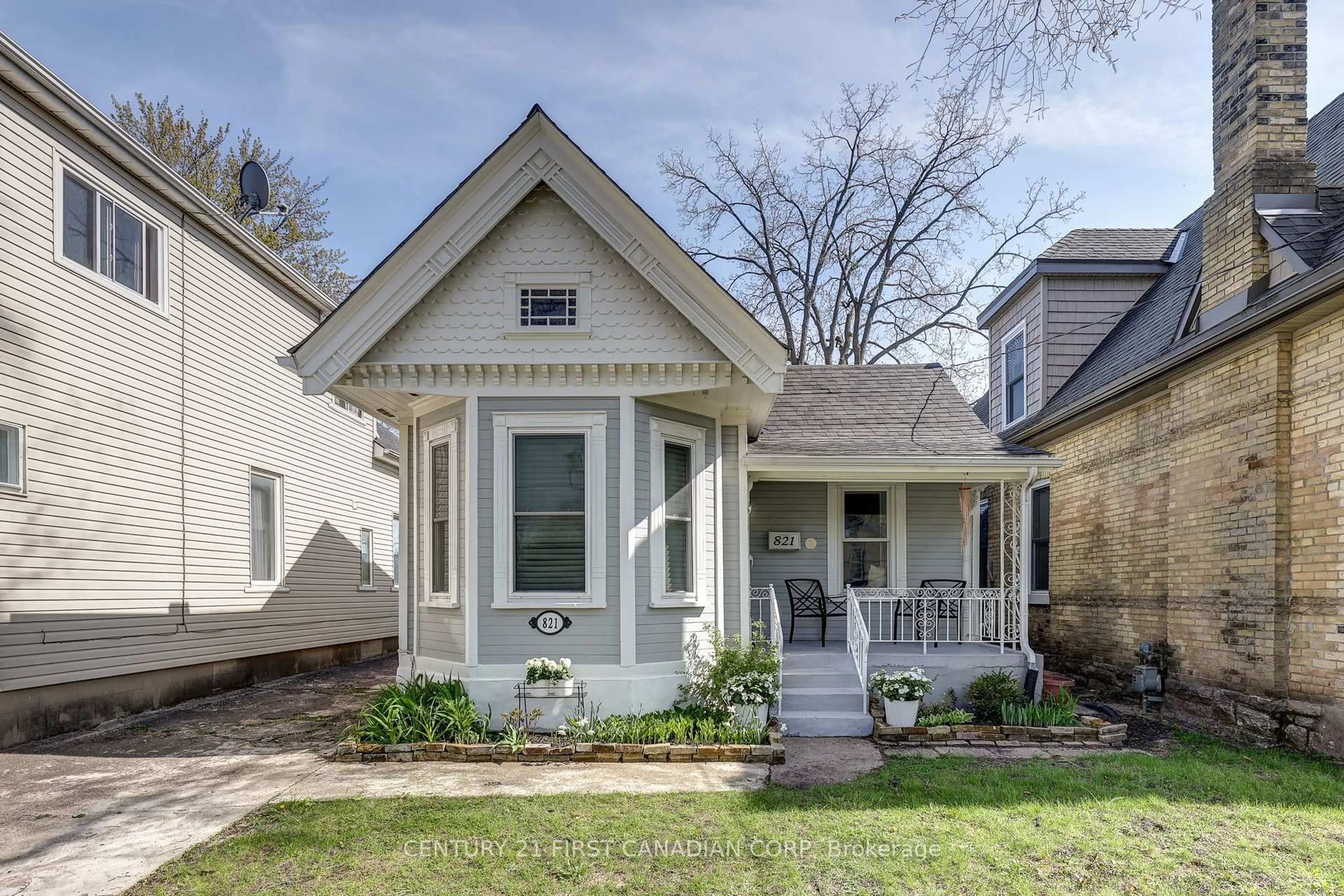 Home with brick exterior material, street for 821 Queens Ave, London East Ontario N5W 3H7