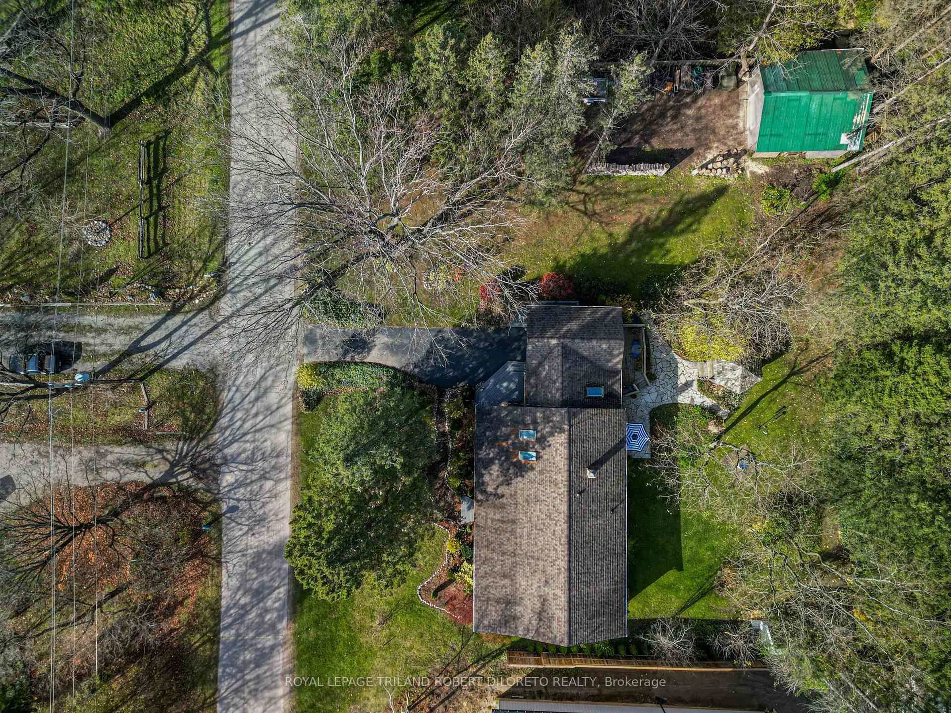 A pic from outside/outdoor area/front of a property/back of a property/a pic from drone, street for 11 ELMHURST St, Middlesex Centre Ontario N0L 1R0