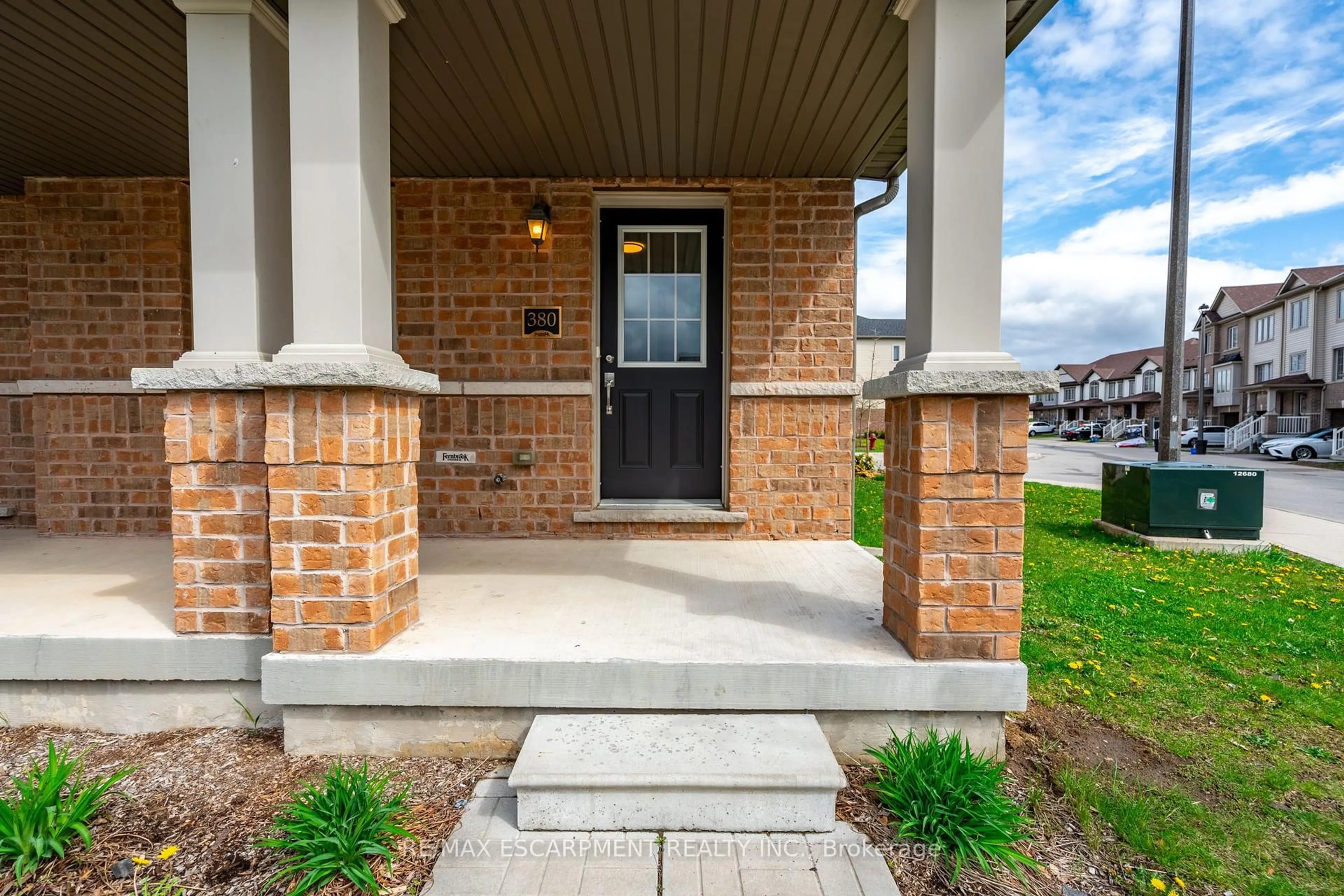 Unknown for 380 Linden Dr, Cambridge Ontario N3H 0C6