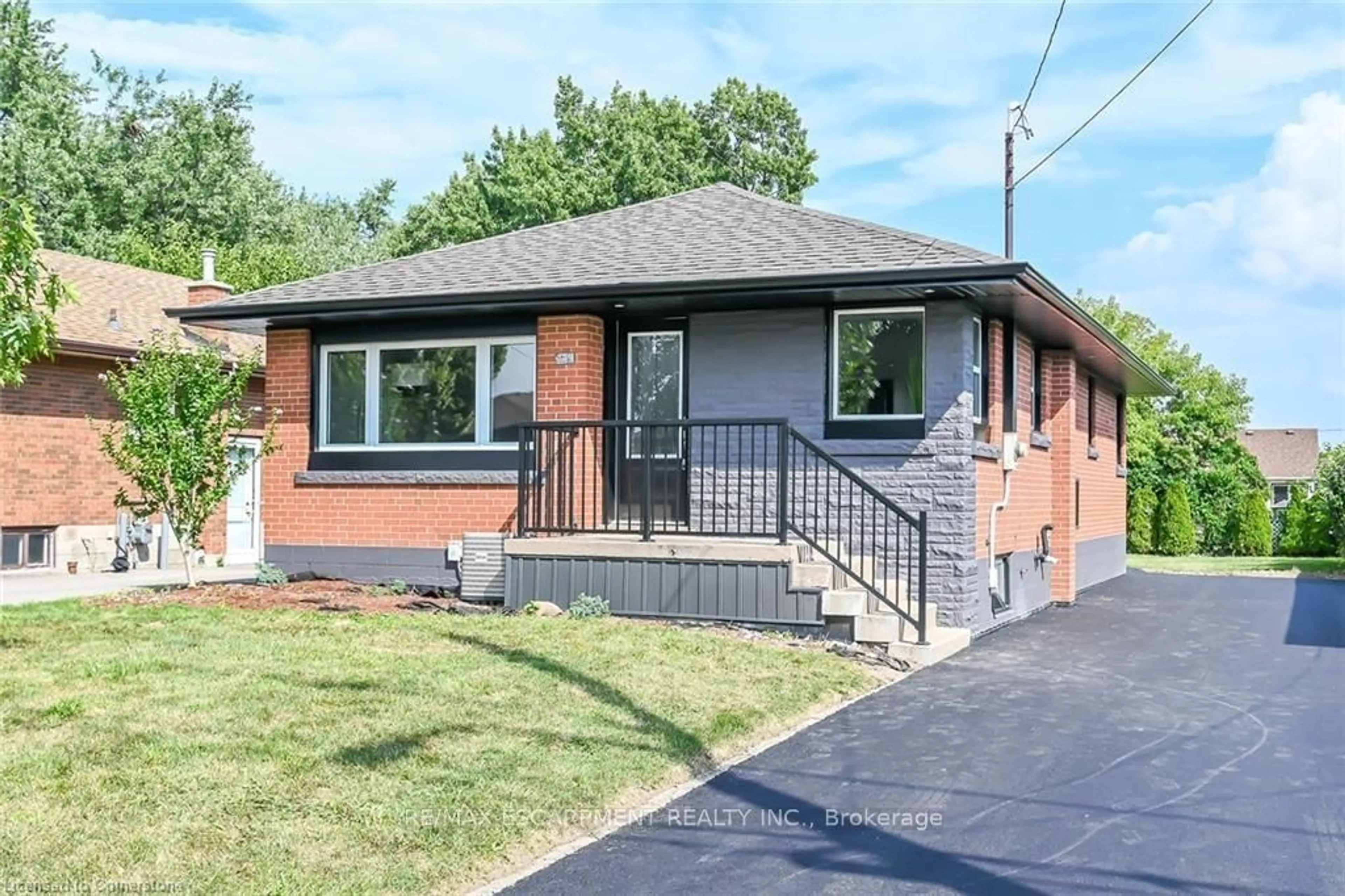 Home with brick exterior material, street for 379 East 19th St, Hamilton Ontario L9A 4S9