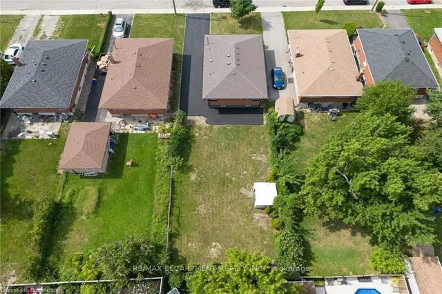 Additional property image - 379 East 19th St