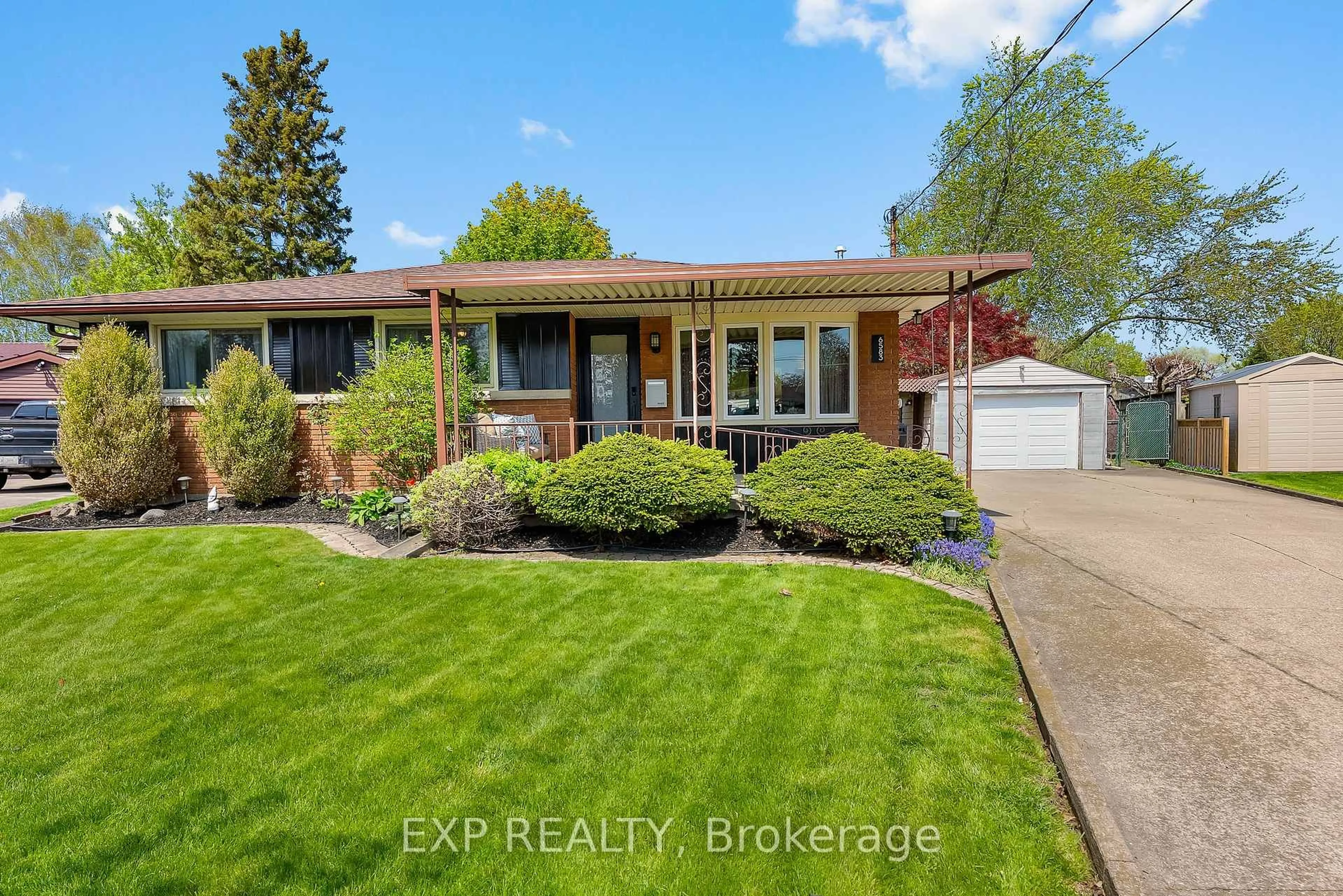 Home with brick exterior material, street for 6583 Jolley Cres, Niagara Falls Ontario L2G 2W8