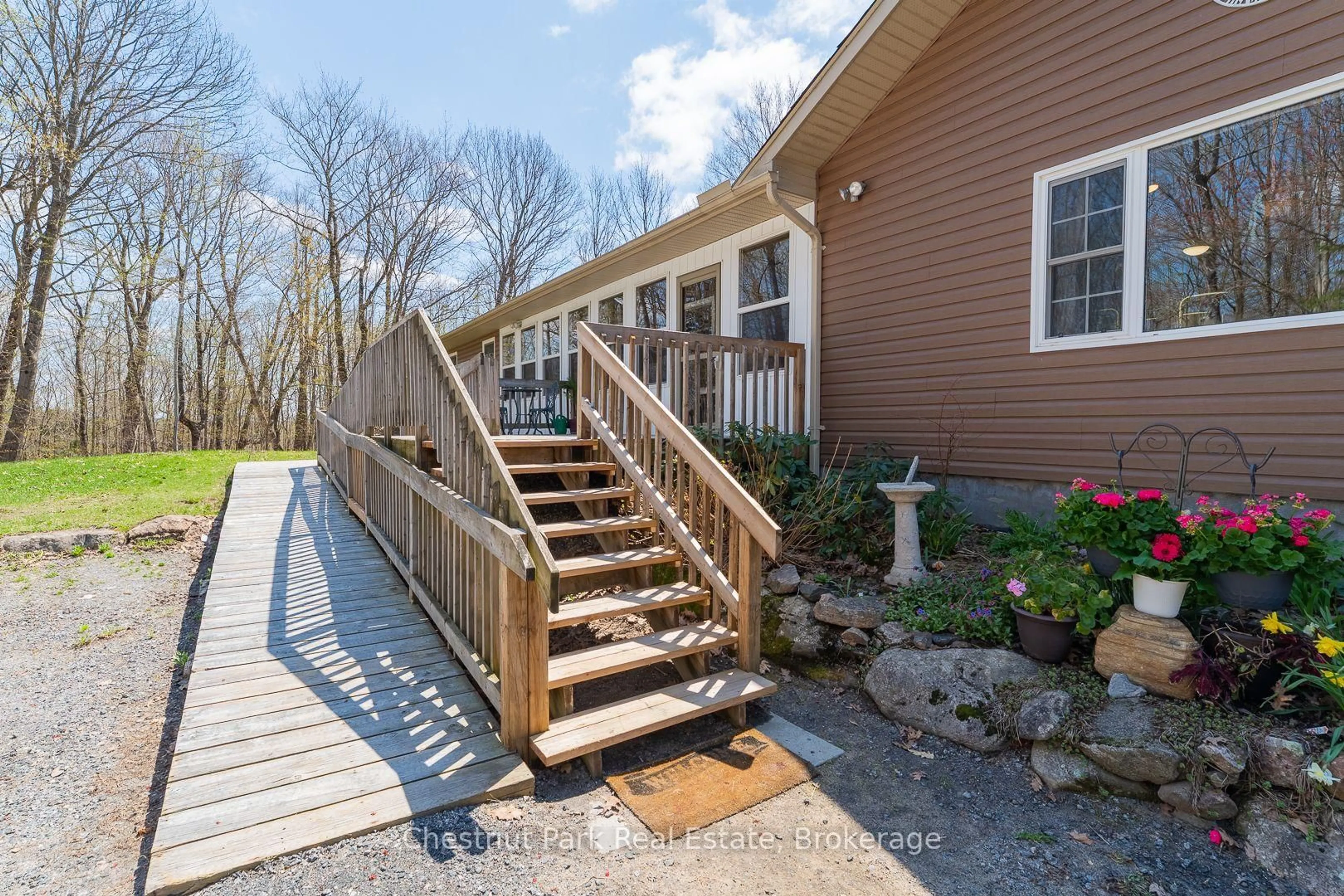 Patio, unknown for 1255 Falkenburg Rd, Muskoka Lakes Ontario P1L 1X4
