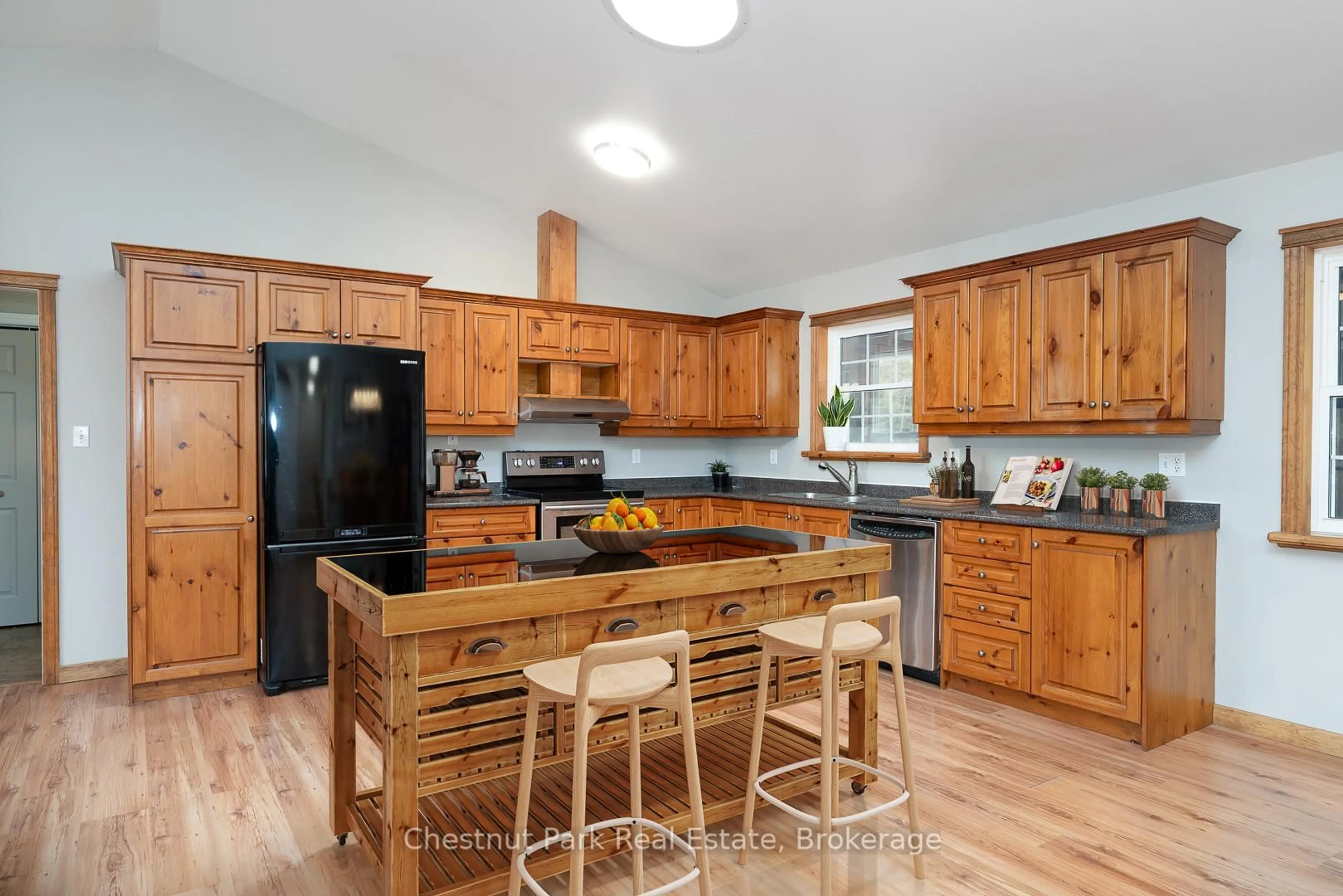 Open concept kitchen, unknown for 1255 Falkenburg Rd, Muskoka Lakes Ontario P1L 1X4