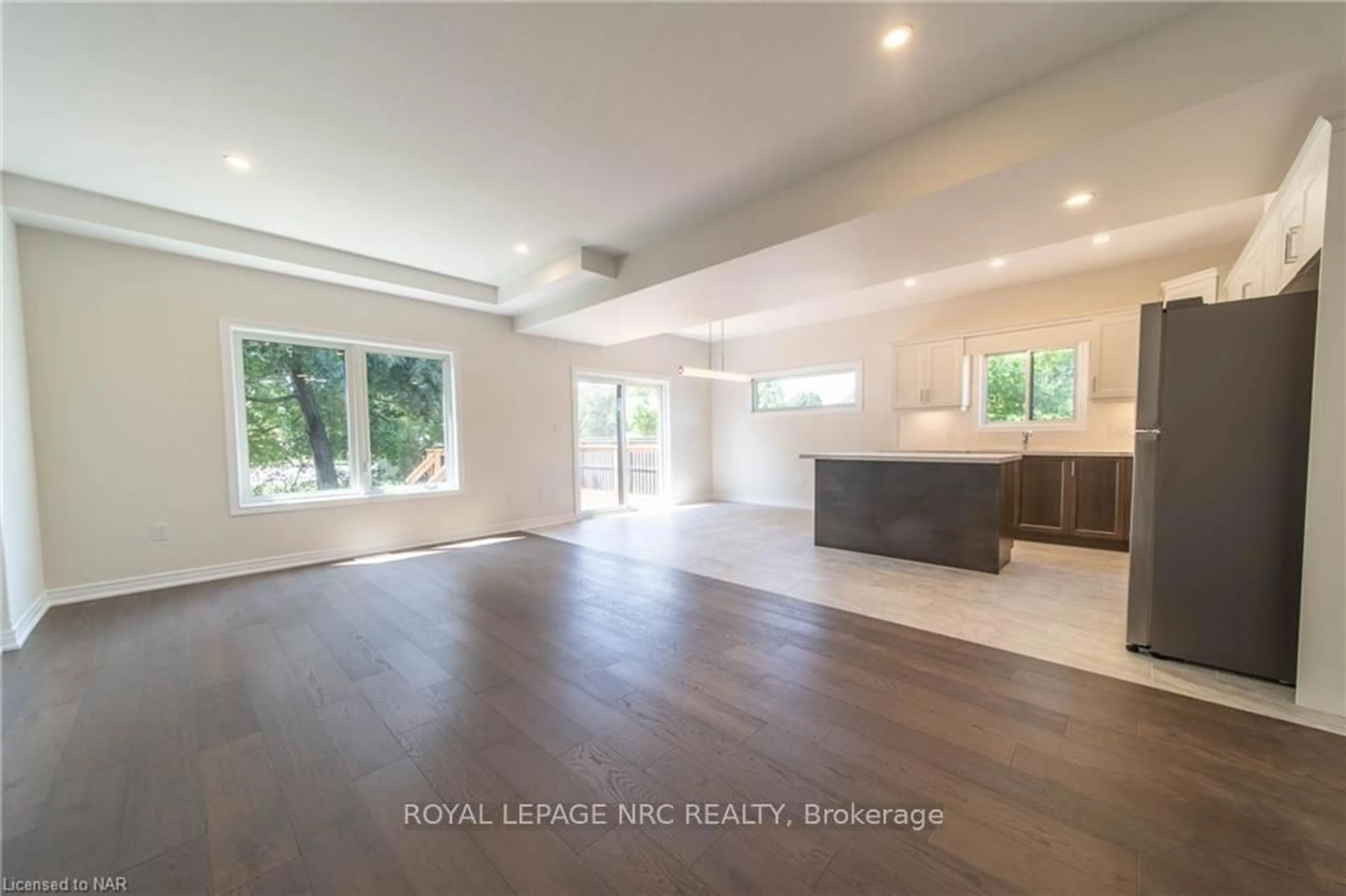 A pic of a room for 427 VINE St #B, St. Catharines Ontario L2M 3S6