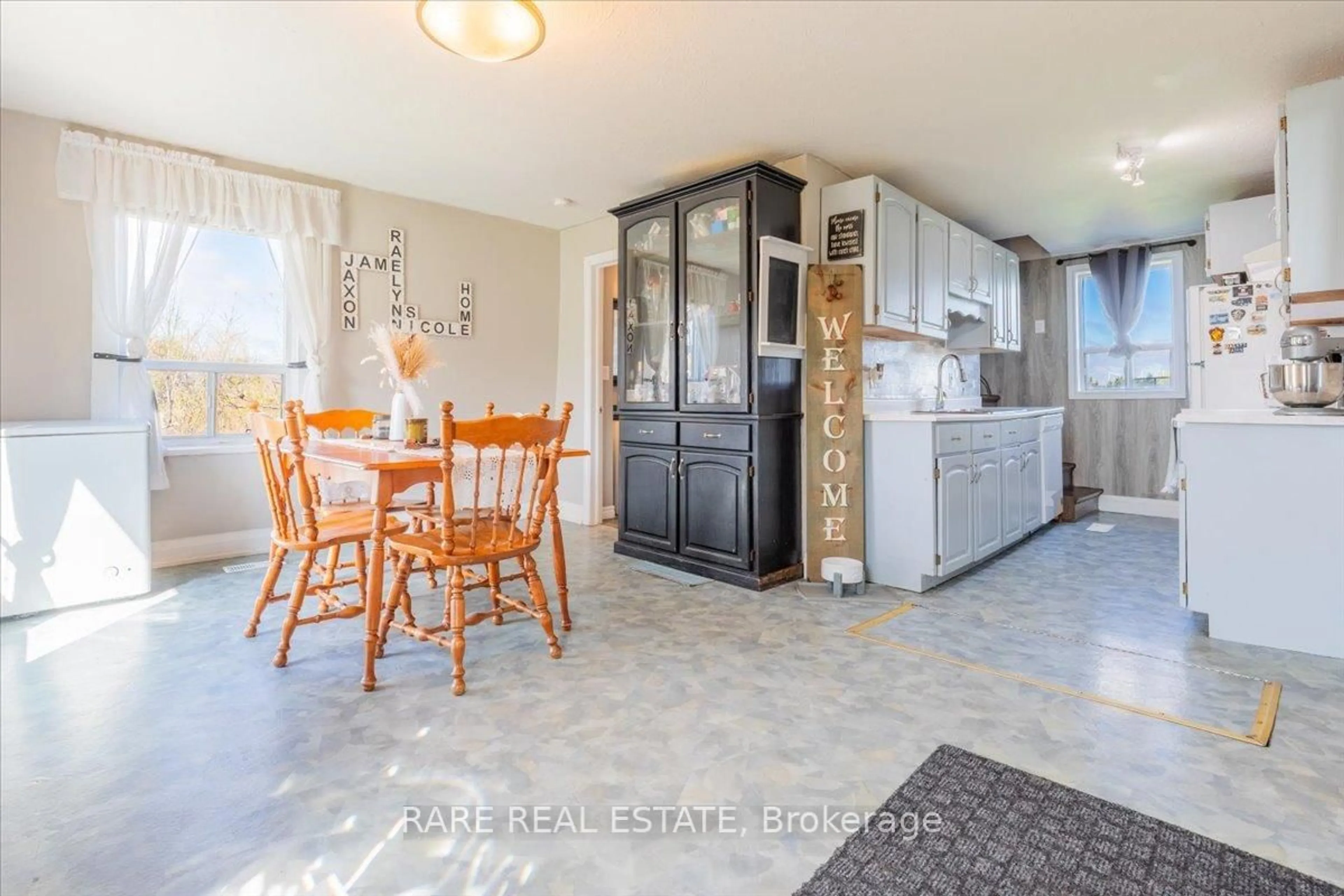 Open concept kitchen, ceramic/tile floor for 62 MILL Lane, Melancthon Ontario L9V 2T9