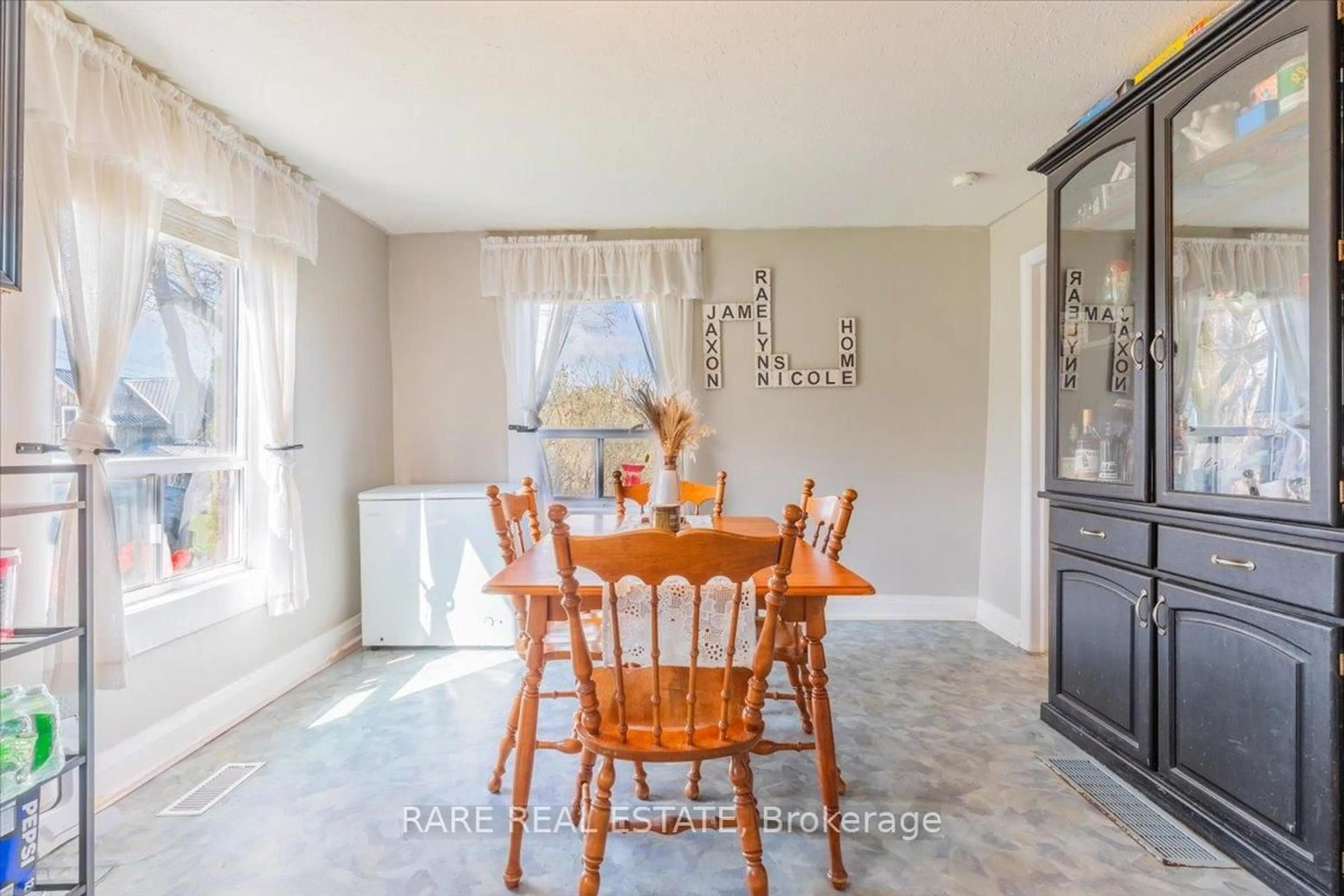 Dining room, ceramic/tile floor for 62 MILL Lane, Melancthon Ontario L9V 2T9