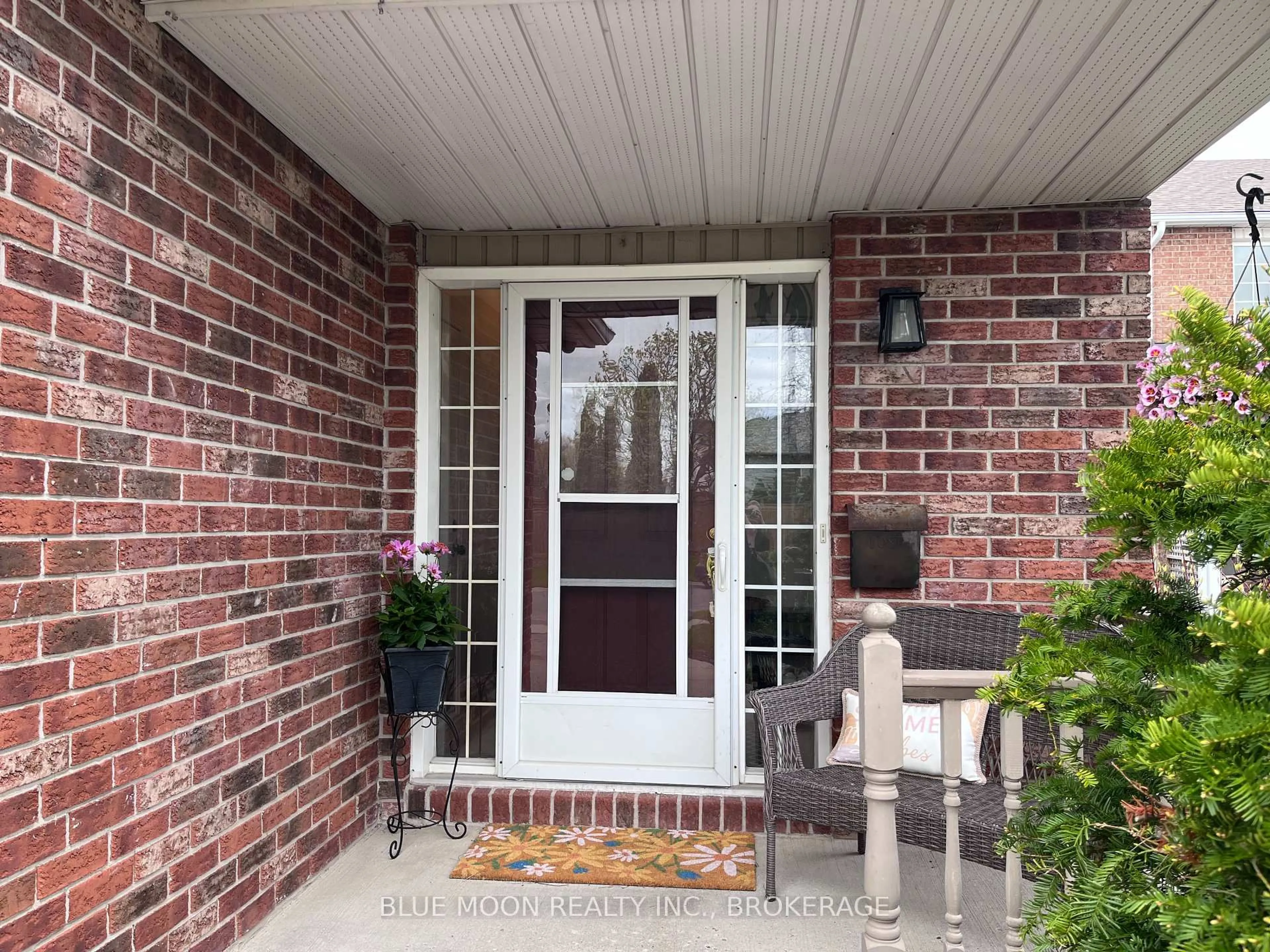 Indoor entryway for 552 Barnsley Cres, Kingston Ontario K7M 8X3