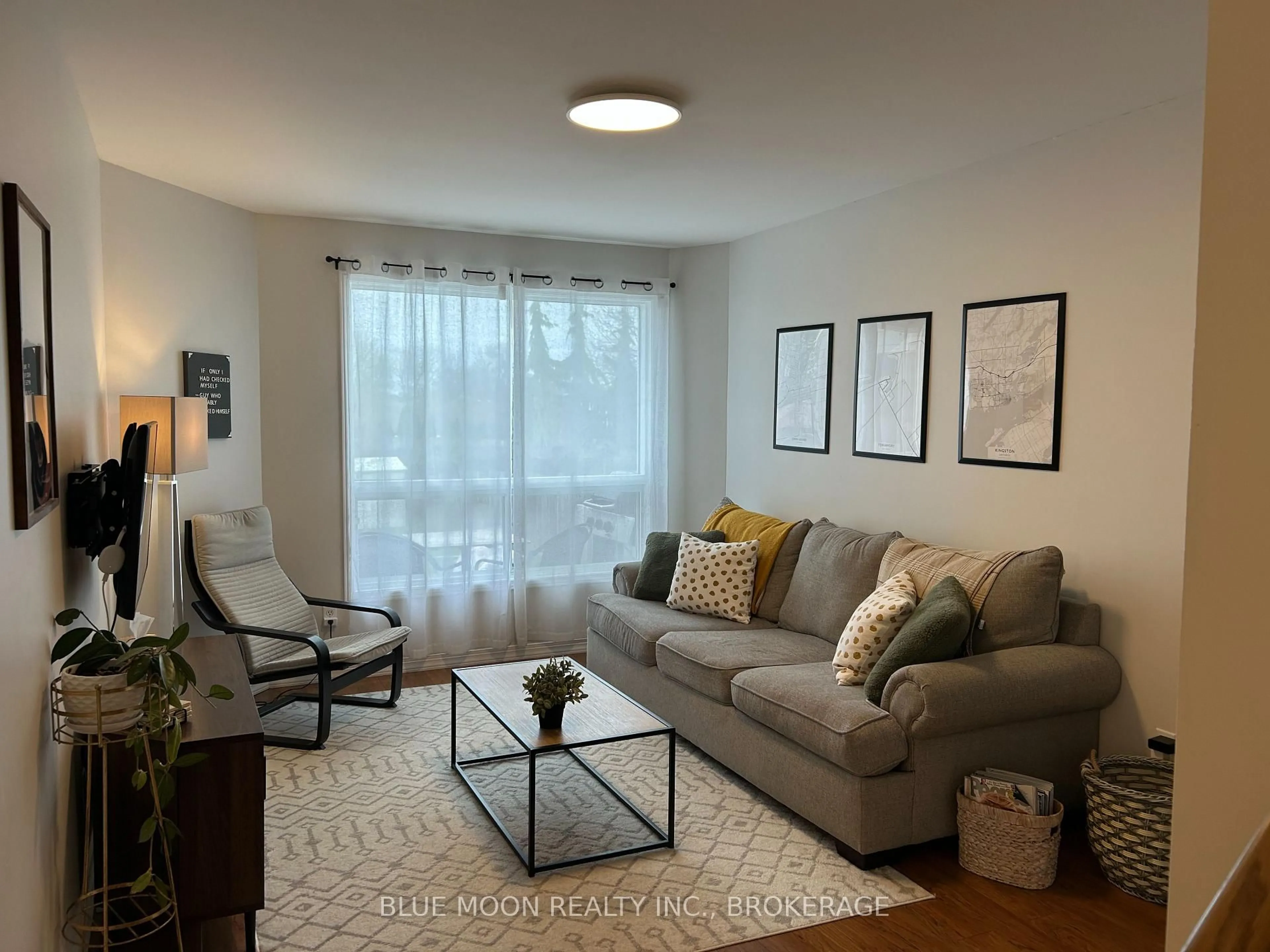 Living room with furniture, unknown for 552 Barnsley Cres, Kingston Ontario K7M 8X3