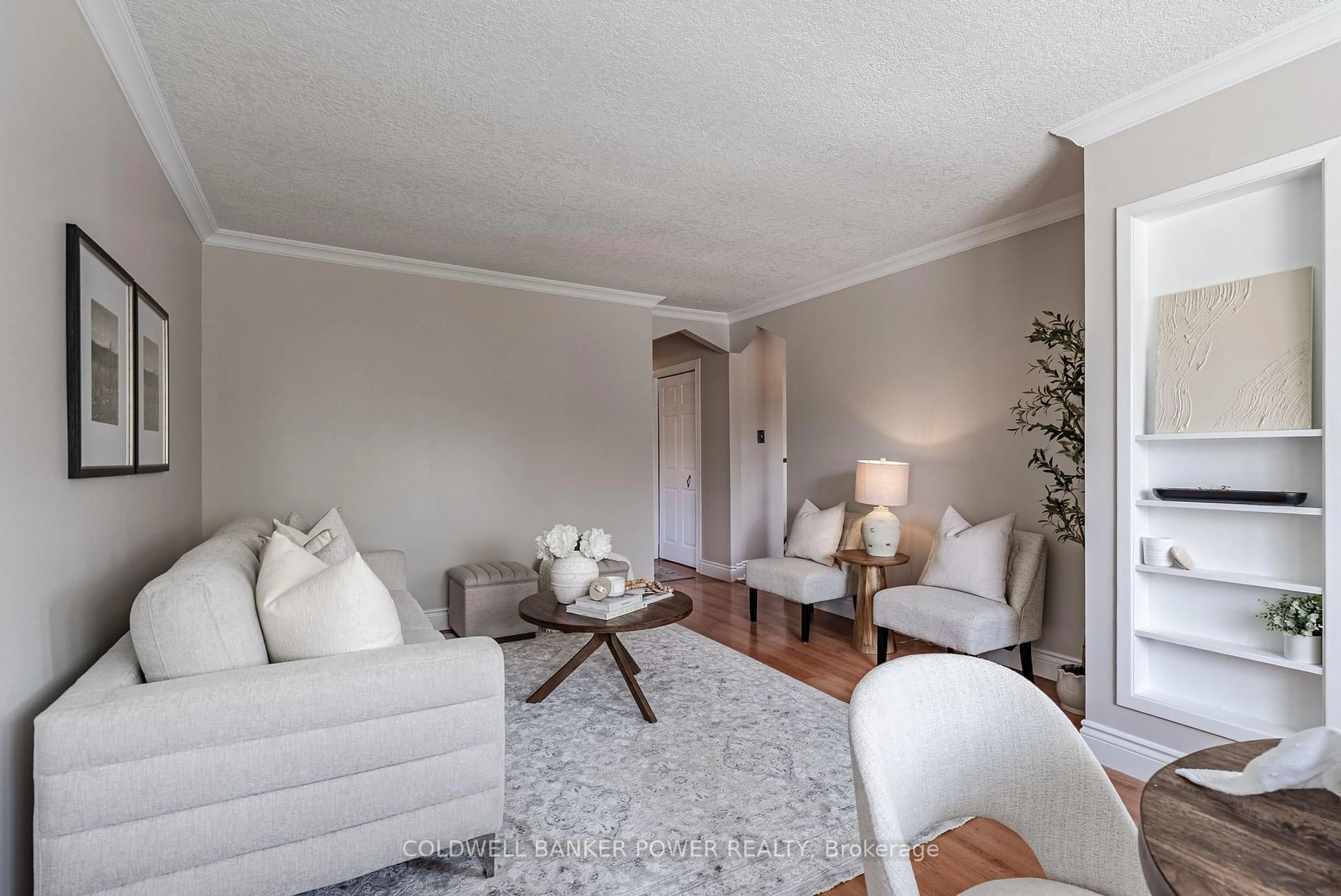 Living room with furniture, unknown for 22 SCOTCHMERE Cres, London South Ontario N6E 2A1