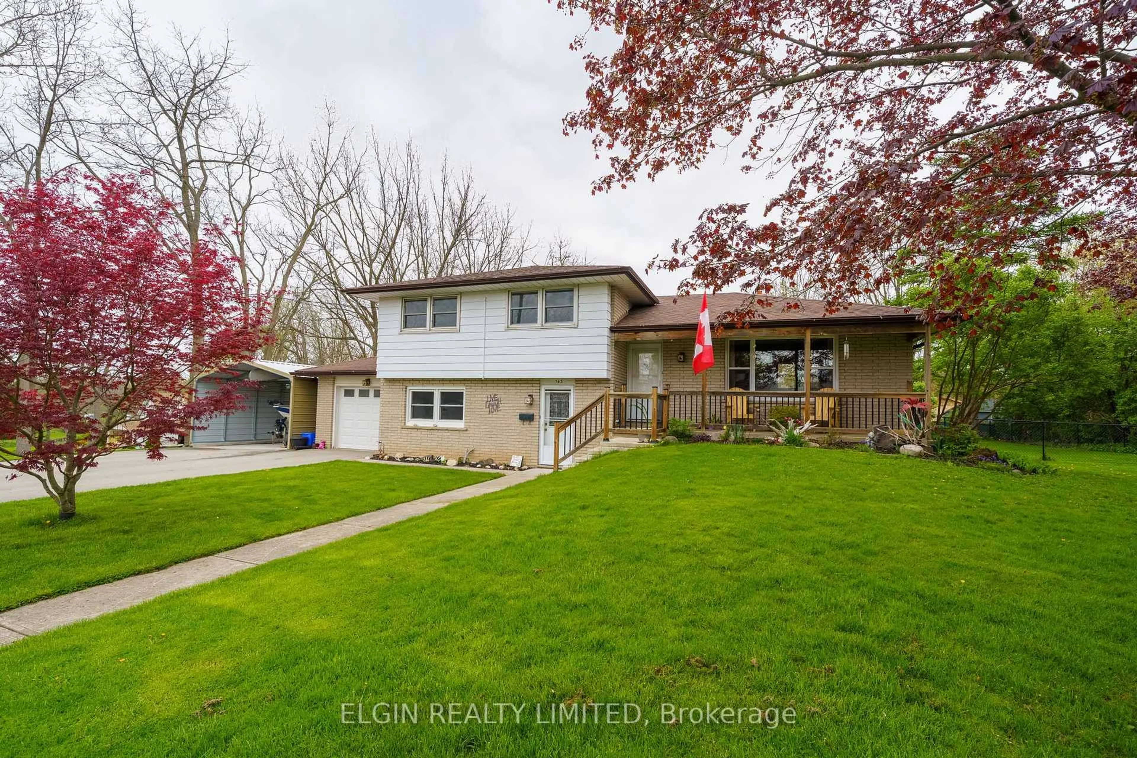 Home with vinyl exterior material, street for 9618 Francis St, Southwold Ontario N0L 2E0