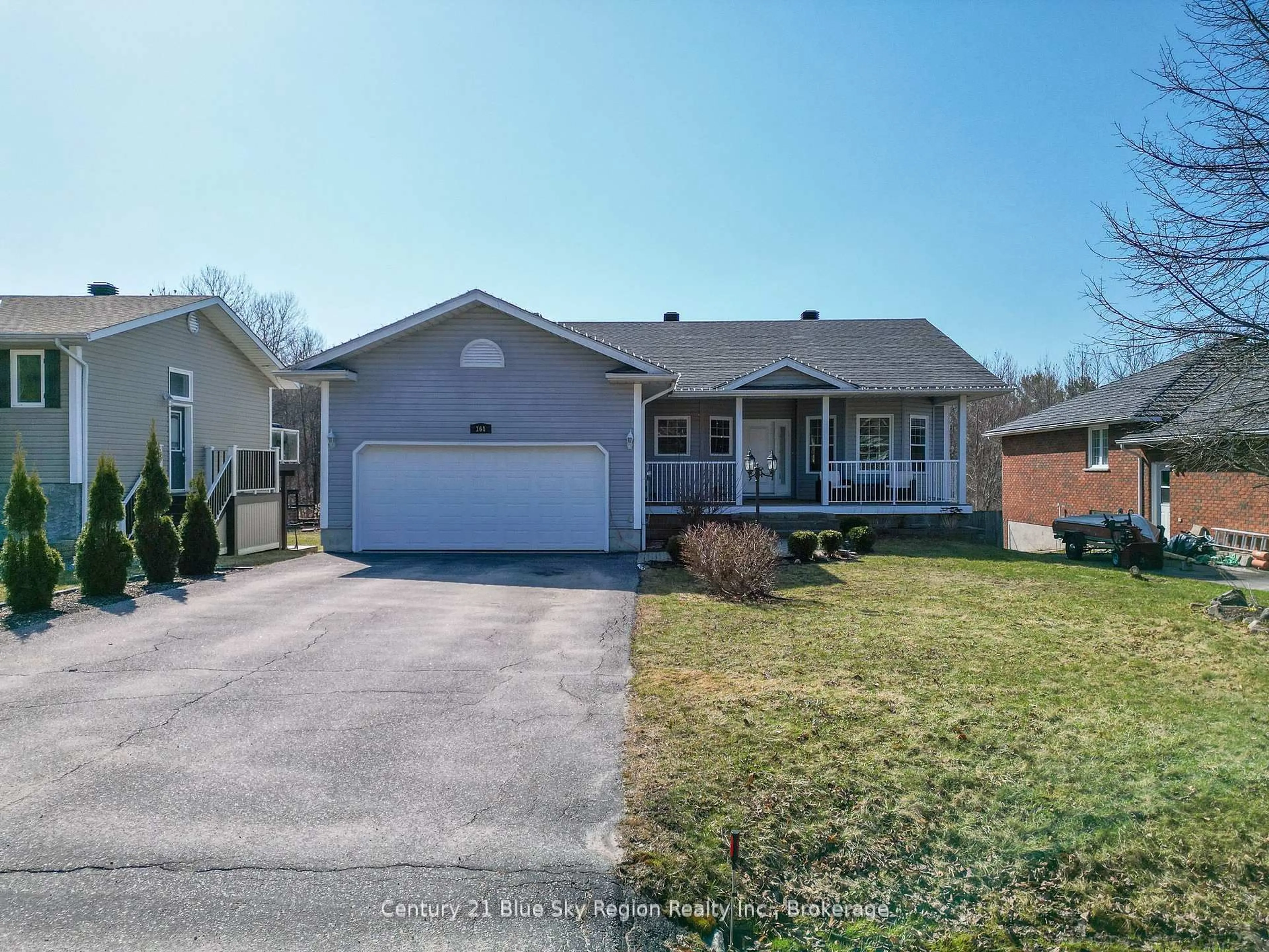 A pic from outside/outdoor area/front of a property/back of a property/a pic from drone, street for 161 Golf Course Rd, Callander Ontario P0H 1H0