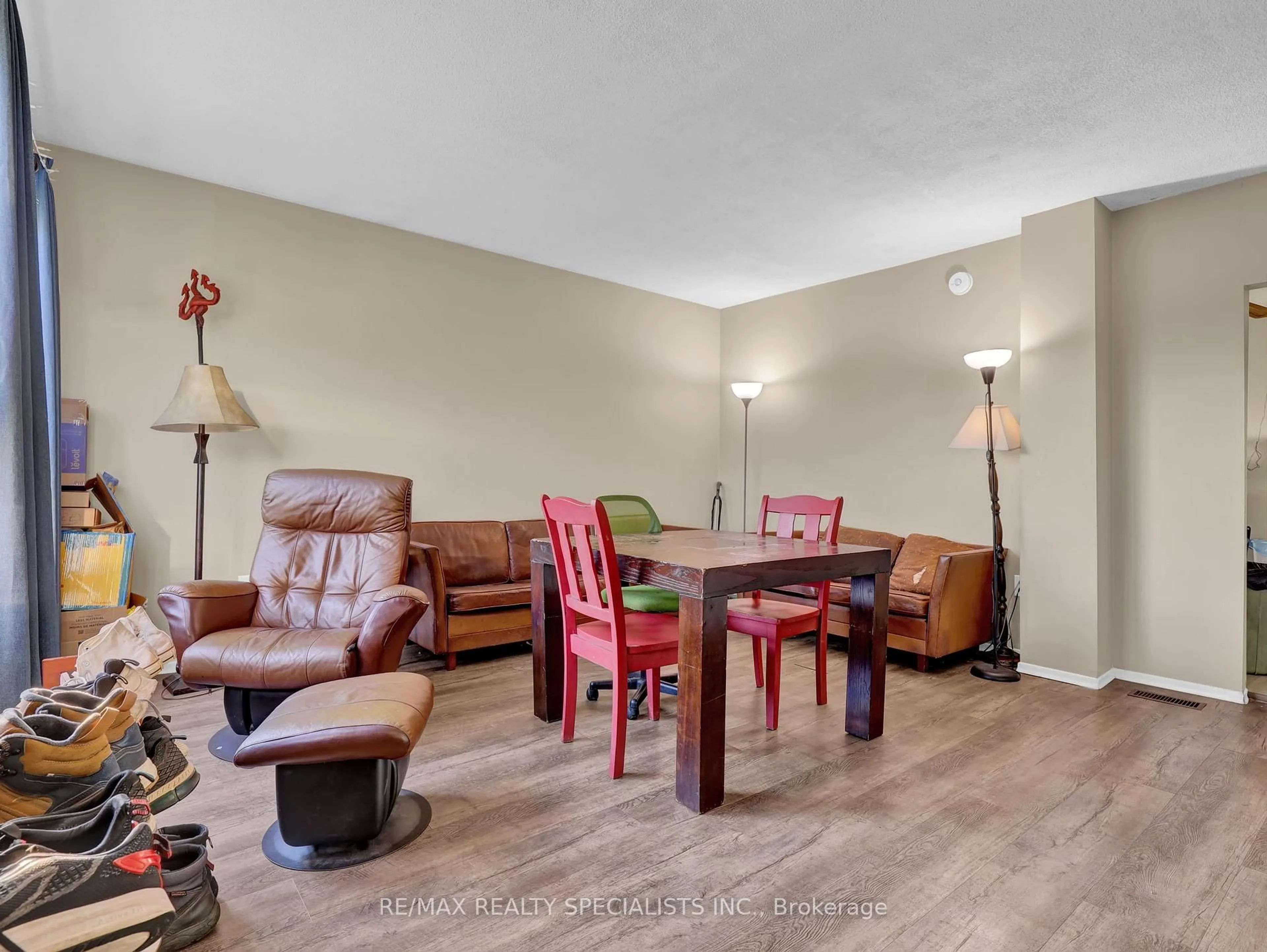 Living room with furniture, wood/laminate floor for 1660 Hansuld St, London East Ontario N5V 1Y7