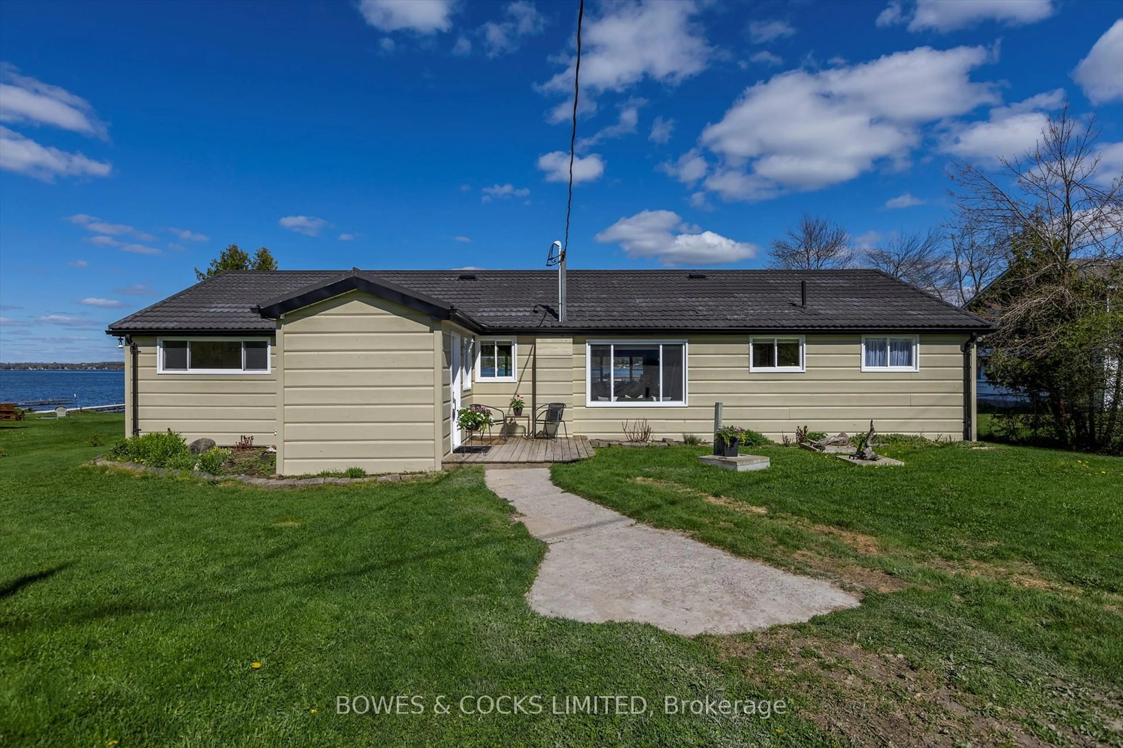A pic from outside/outdoor area/front of a property/back of a property/a pic from drone, unknown for 525 Gault Rd, Smith-Ennismore-Lakefield Ontario K0L 1T0