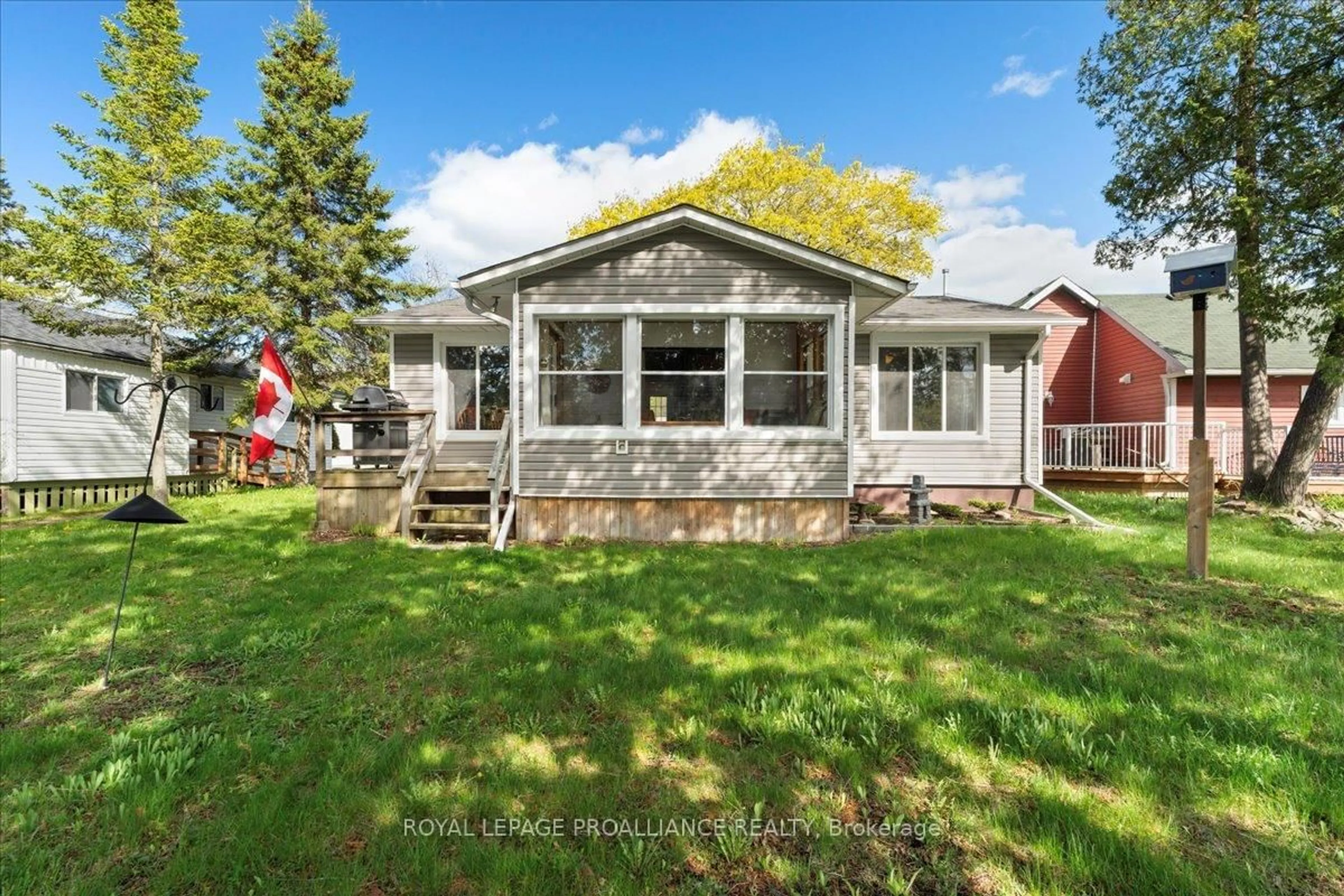 Home with vinyl exterior material, water/lake/river/ocean view for 145 Cedar Dr, Trent Hills Ontario K0L 1L0