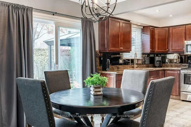 Additional property image - 14 Twin Crt