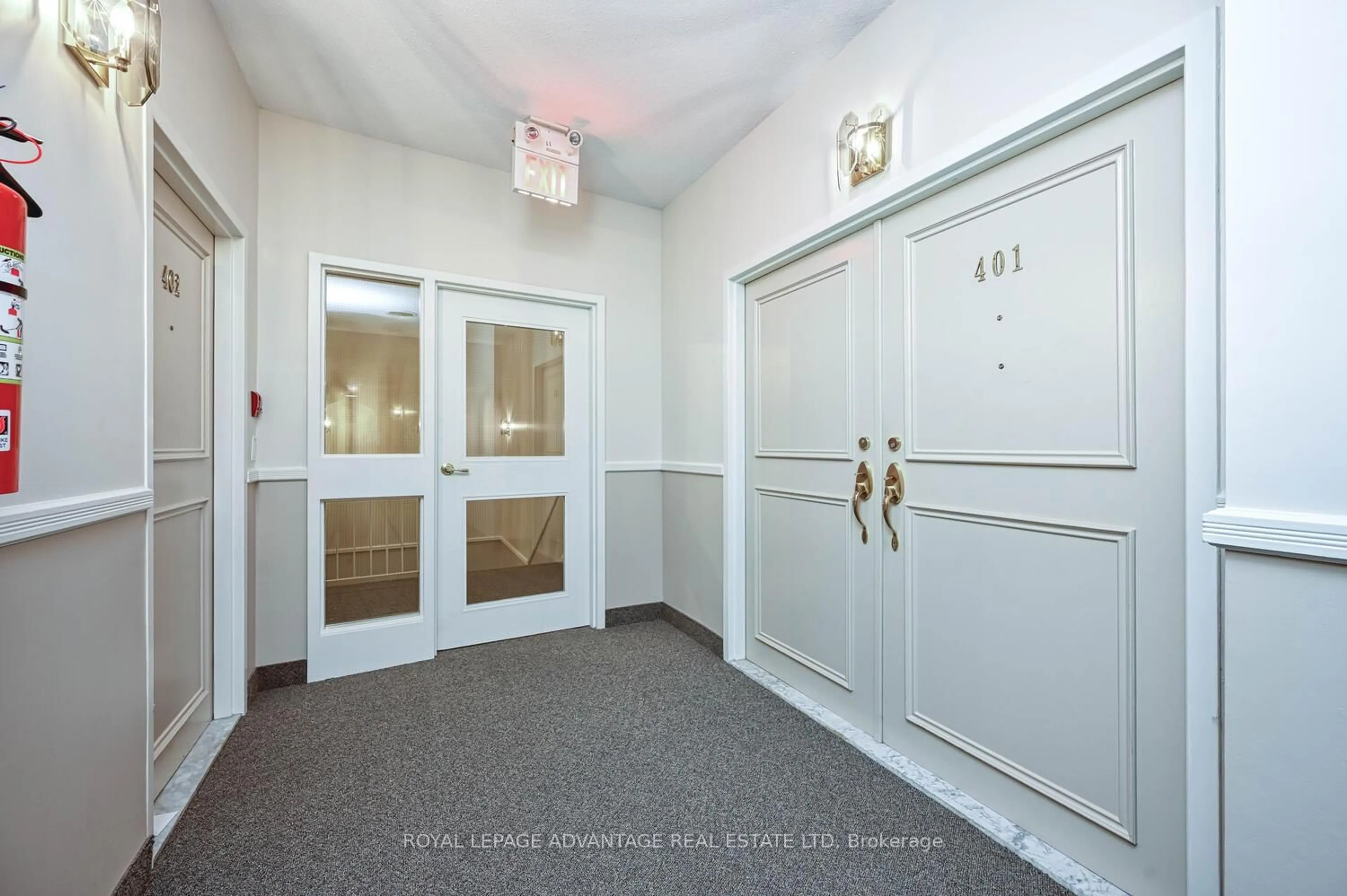 Indoor foyer for 10 ARMSTRONG Dr #401, Smiths Falls Ontario K7A 5H8
