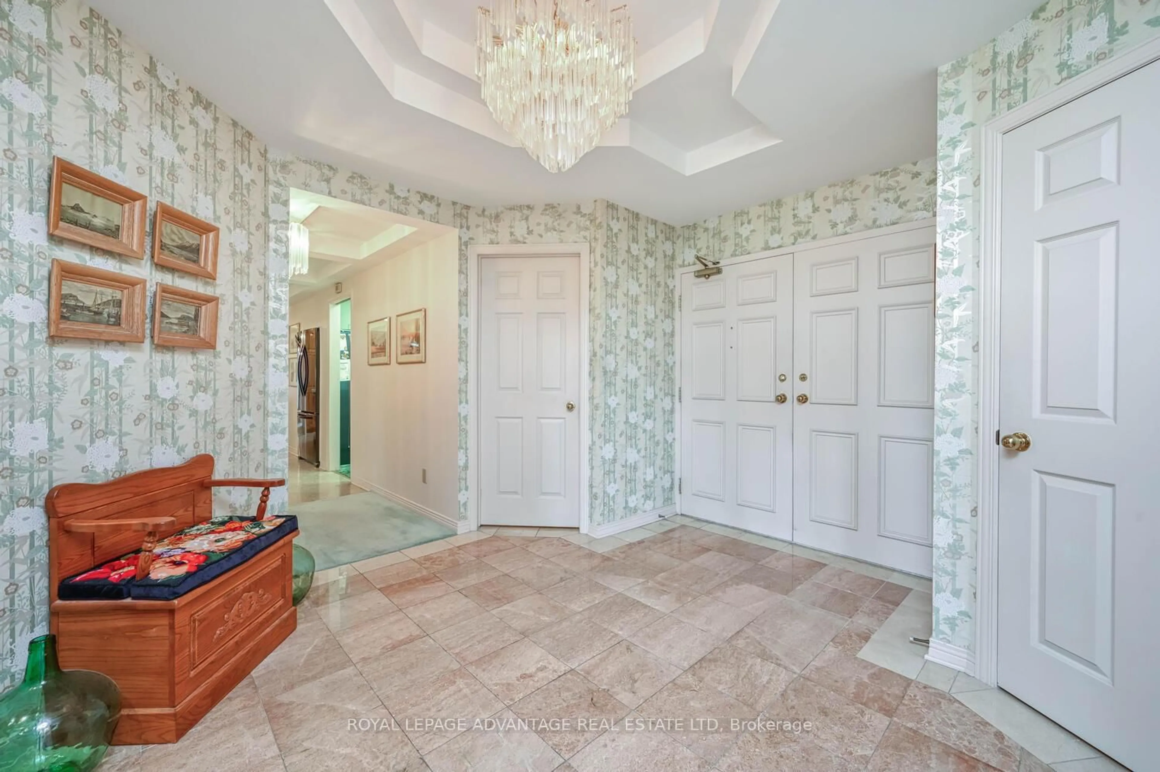 Indoor entryway for 10 ARMSTRONG Dr #401, Smiths Falls Ontario K7A 5H8
