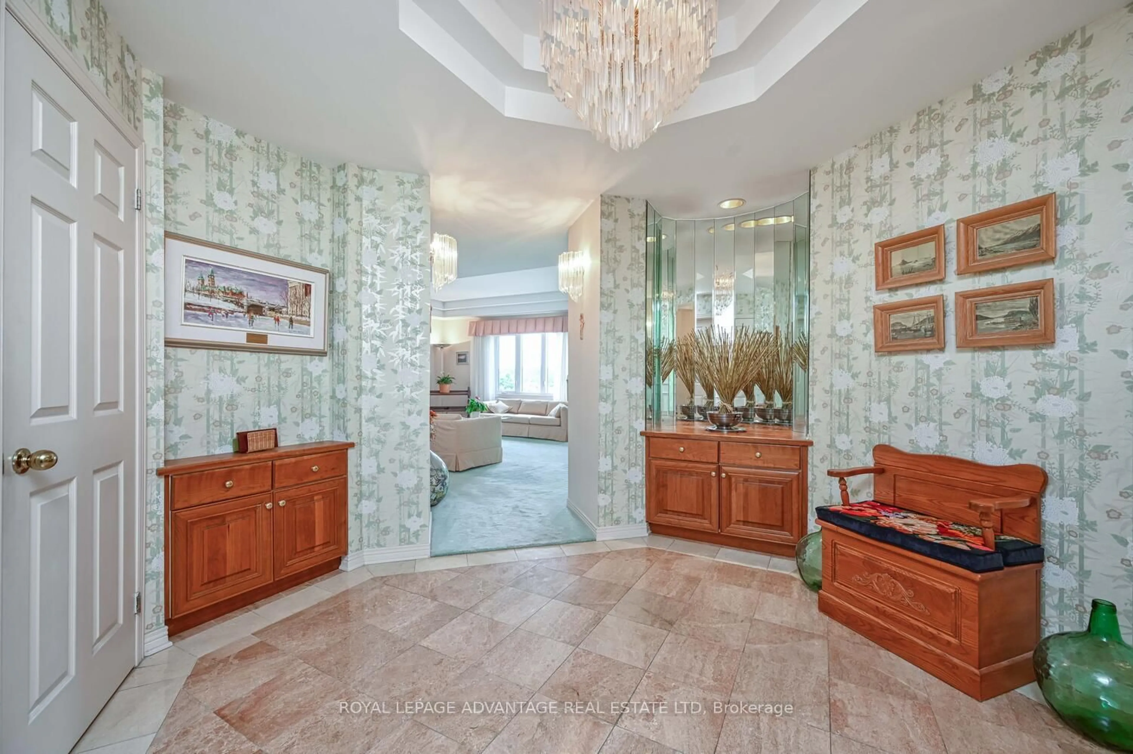Indoor foyer for 10 ARMSTRONG Dr #401, Smiths Falls Ontario K7A 5H8