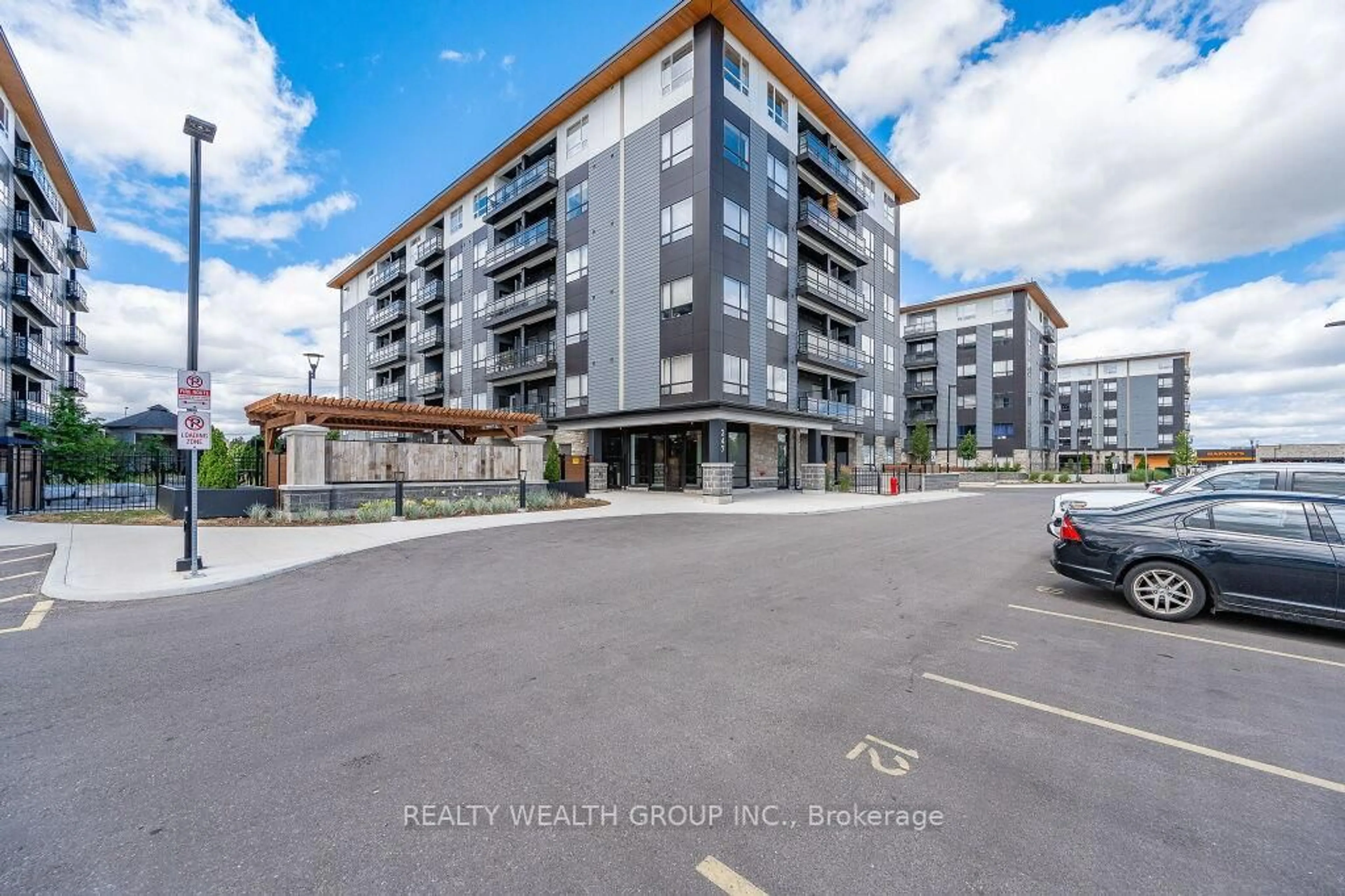 Patio, water/lake/river/ocean view for 247 Northfiled Dr #614, Waterloo Ontario N2K 0H1