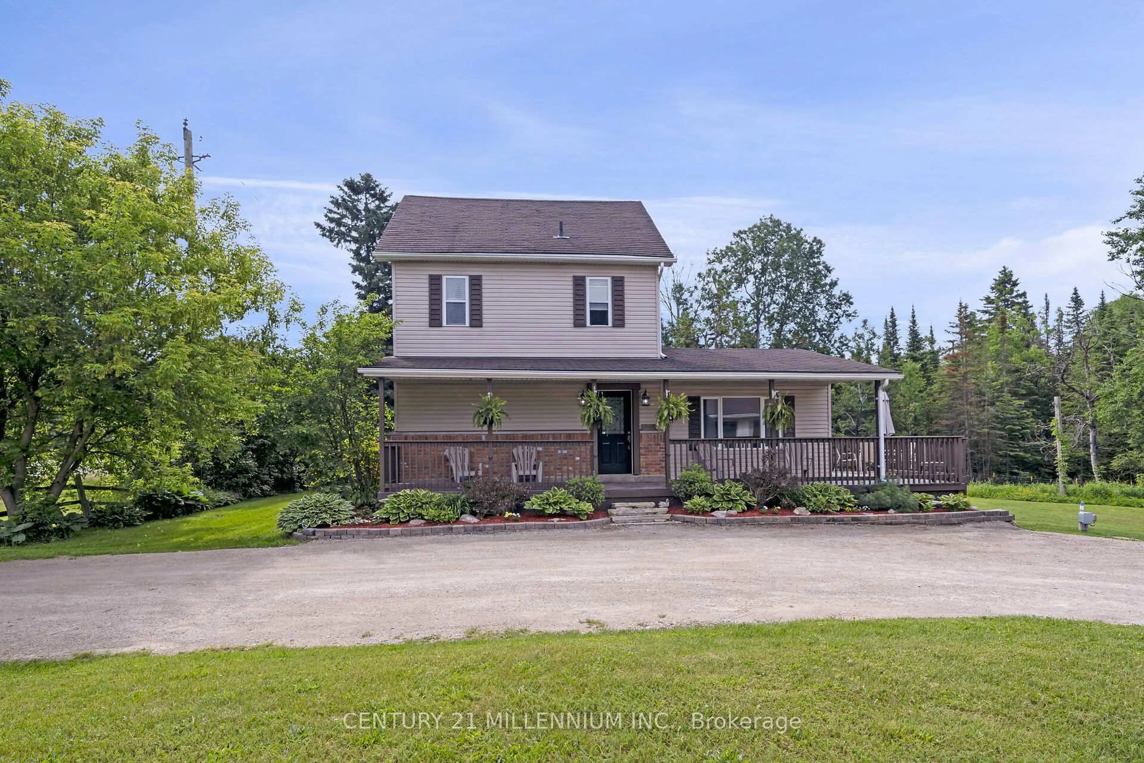 A pic from outside/outdoor area/front of a property/back of a property/a pic from drone, unknown for 5770 Trafalgar Rd, Erin Ontario N0B 1Z0