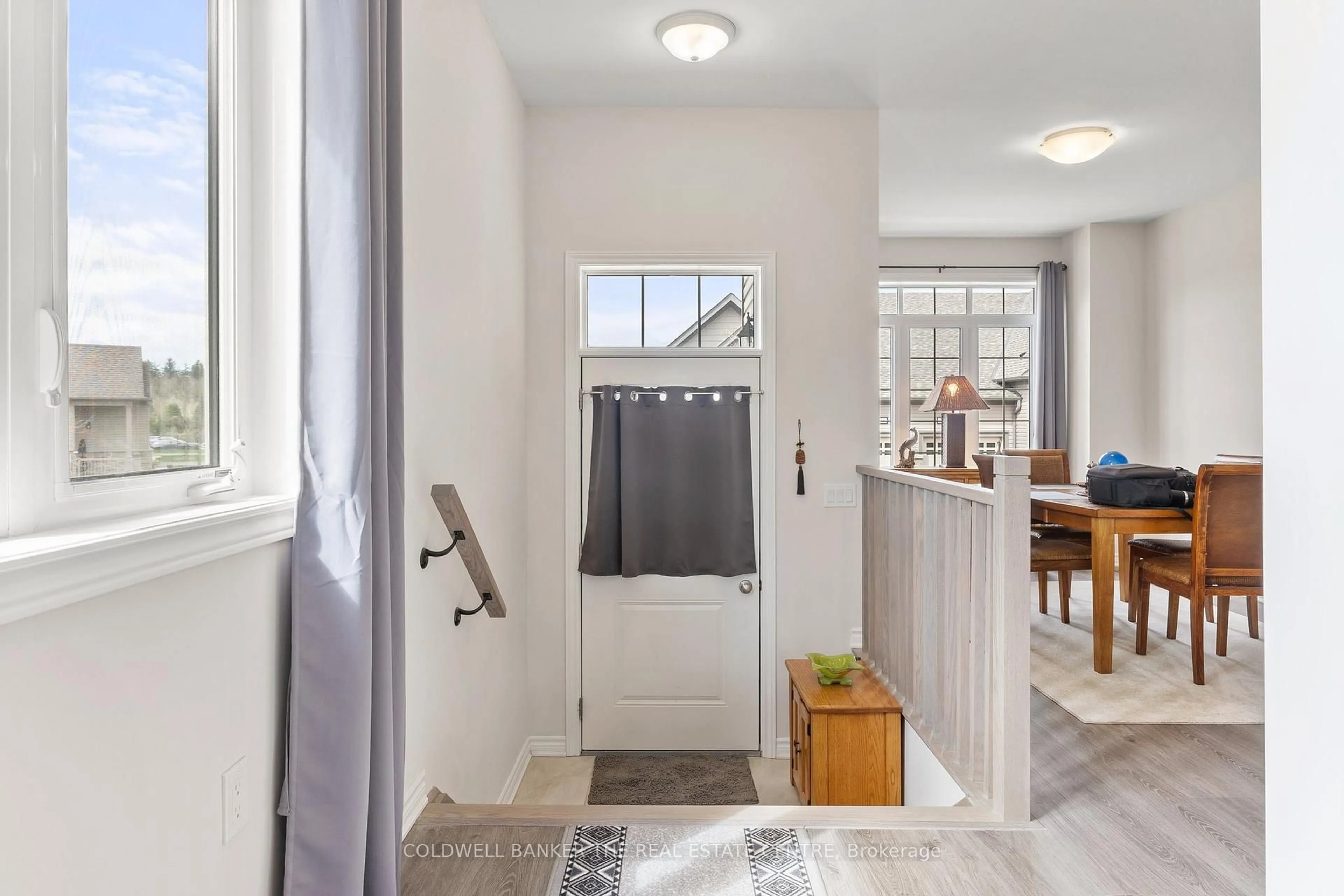 Indoor entryway for 17 Lakewood Cres #38, Kawartha Lakes Ontario K0M 1A0