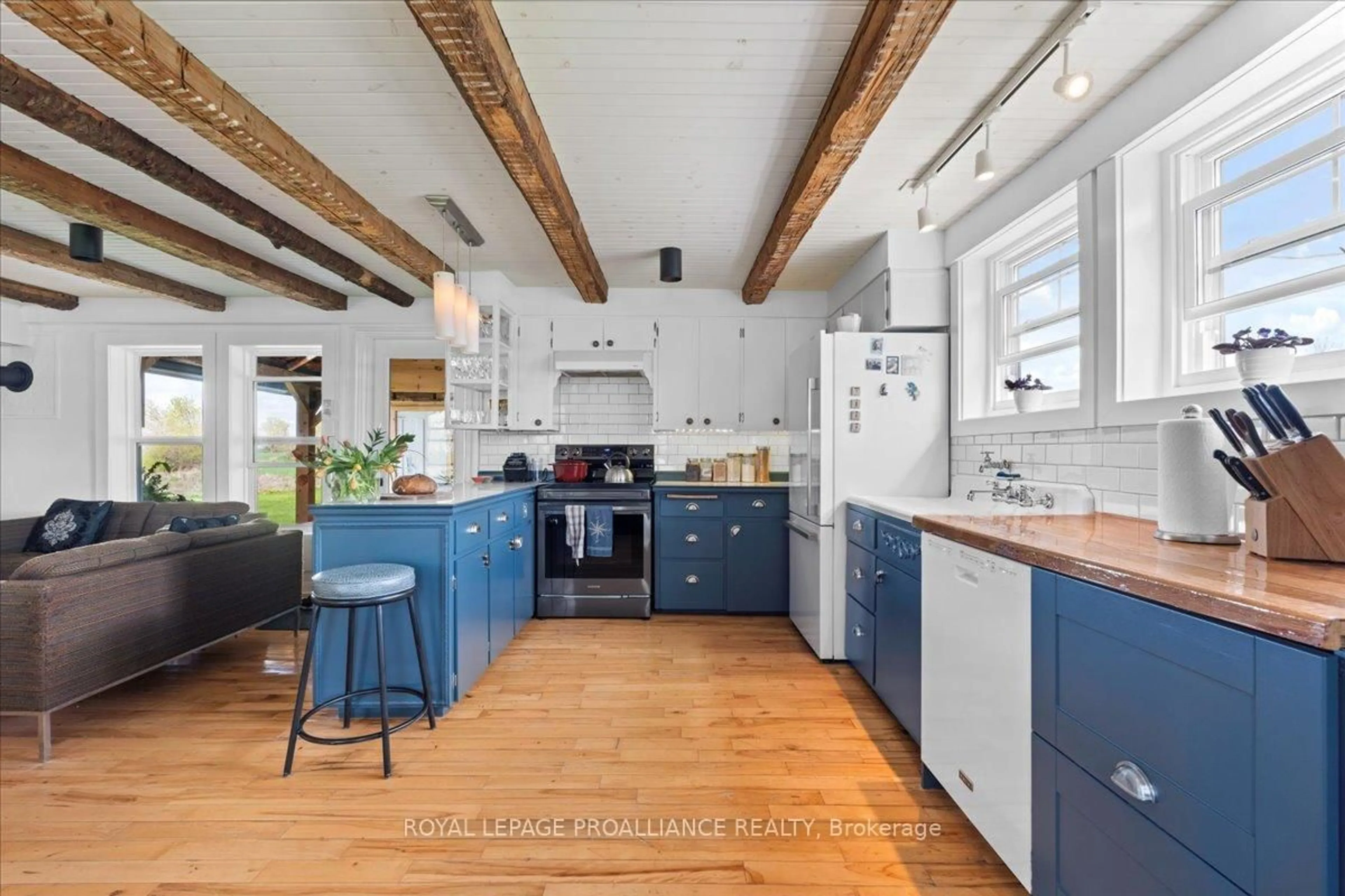 Open concept kitchen, ceramic/tile floor for 179 Sweet Rd, Limoges Ontario K0K 2M0