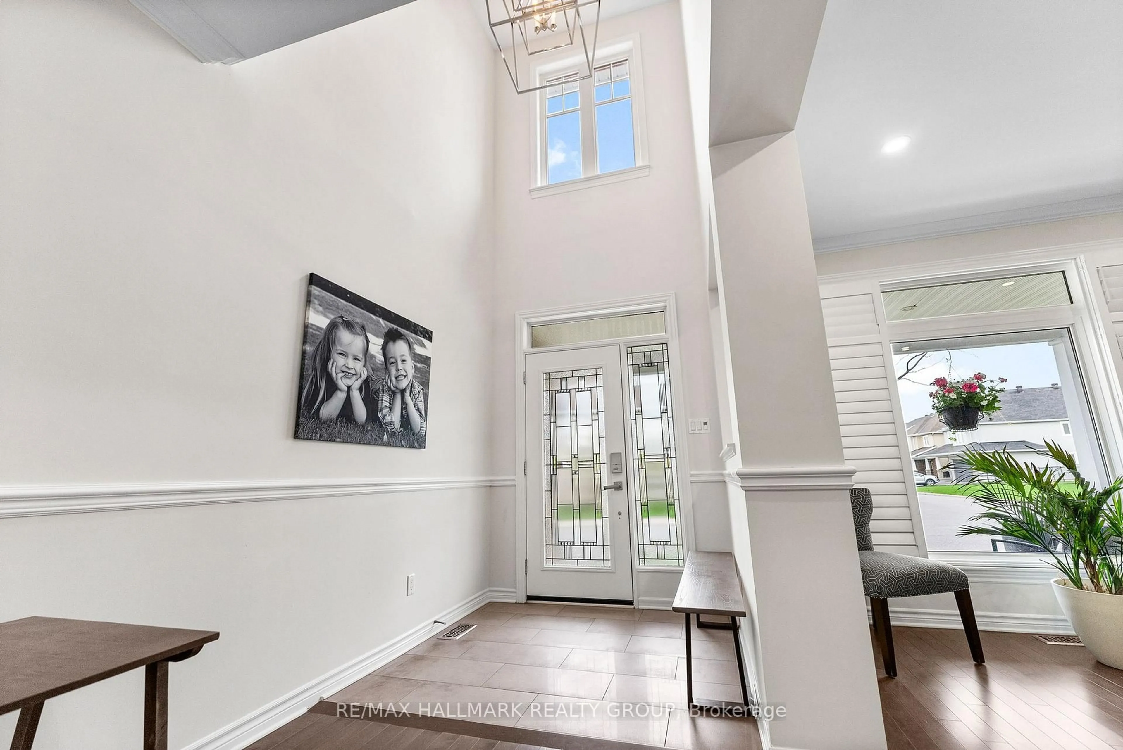 Indoor entryway for 412 Callisto Way, Ottawa Ontario K2J 0Z3