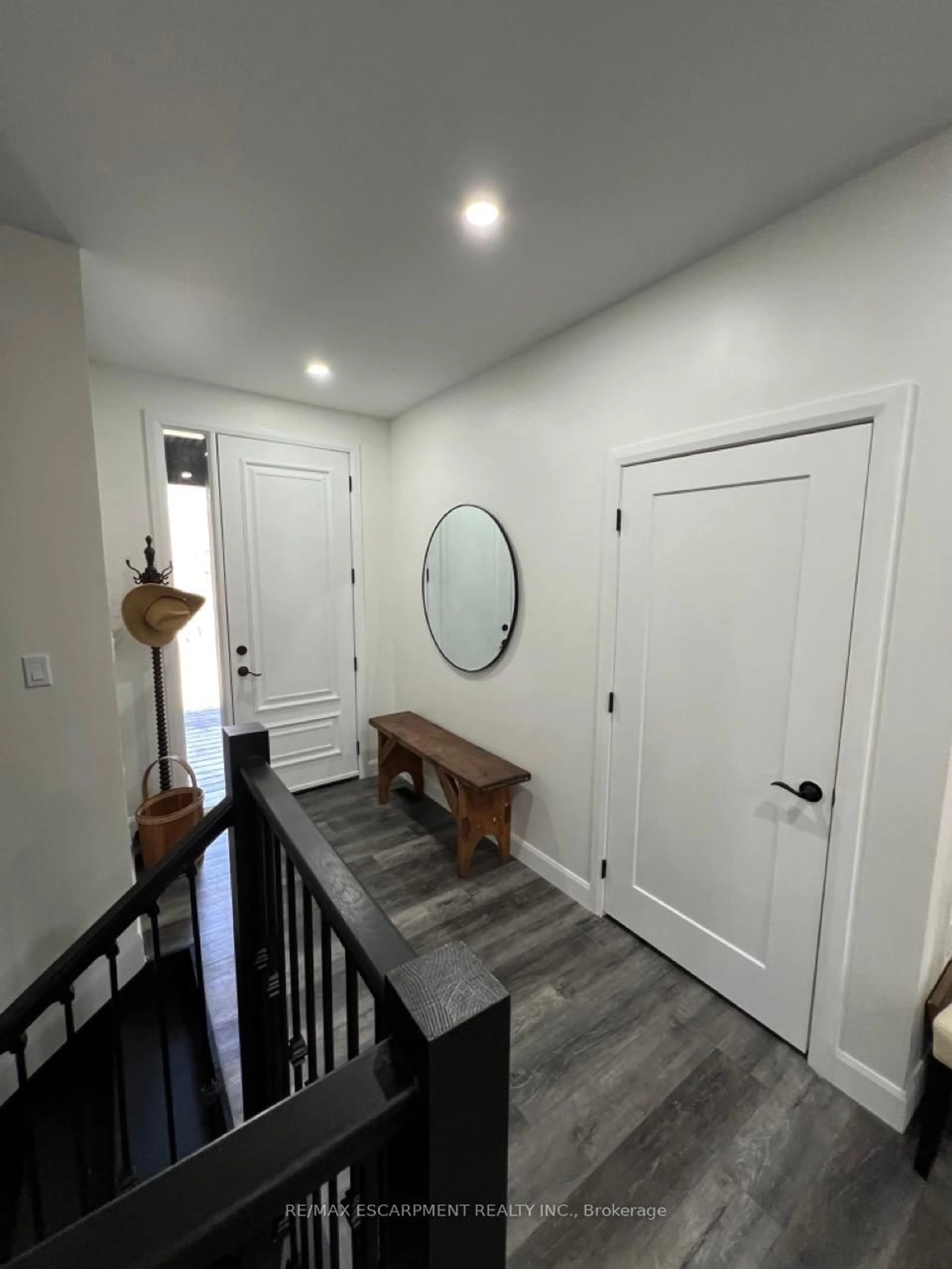 Indoor entryway for 12407 County Road 503 N/A, Highlands East Ontario K0L 2Y0