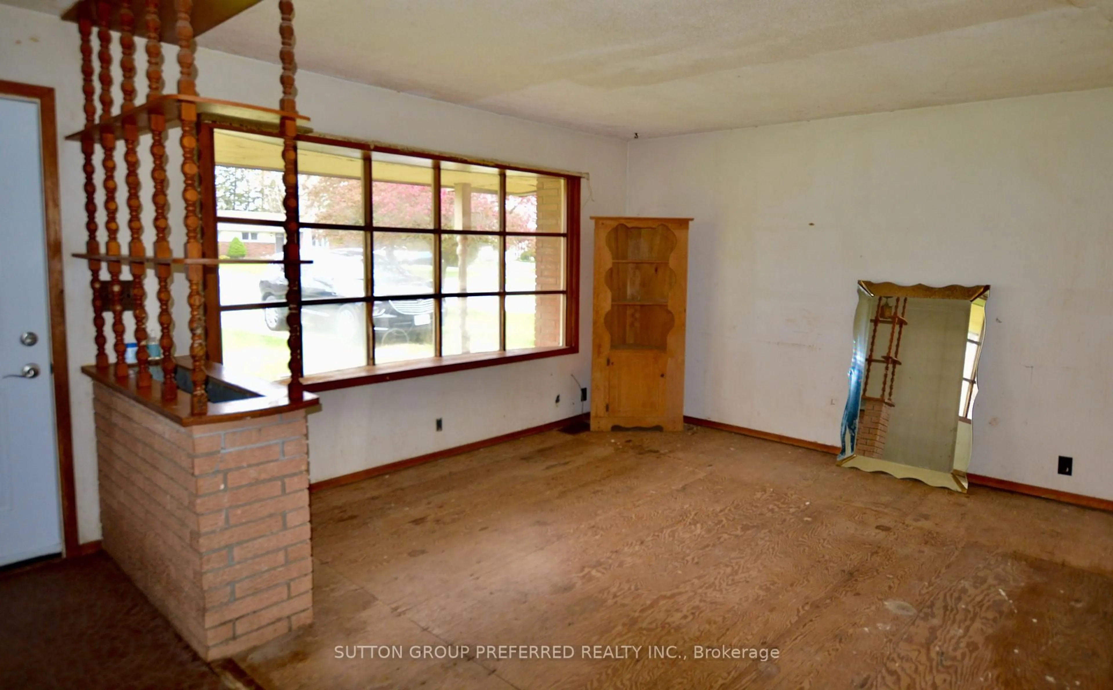 A pic of a room for 258 Miller Rd, Dutton/Dunwich Ontario N0L 1J0