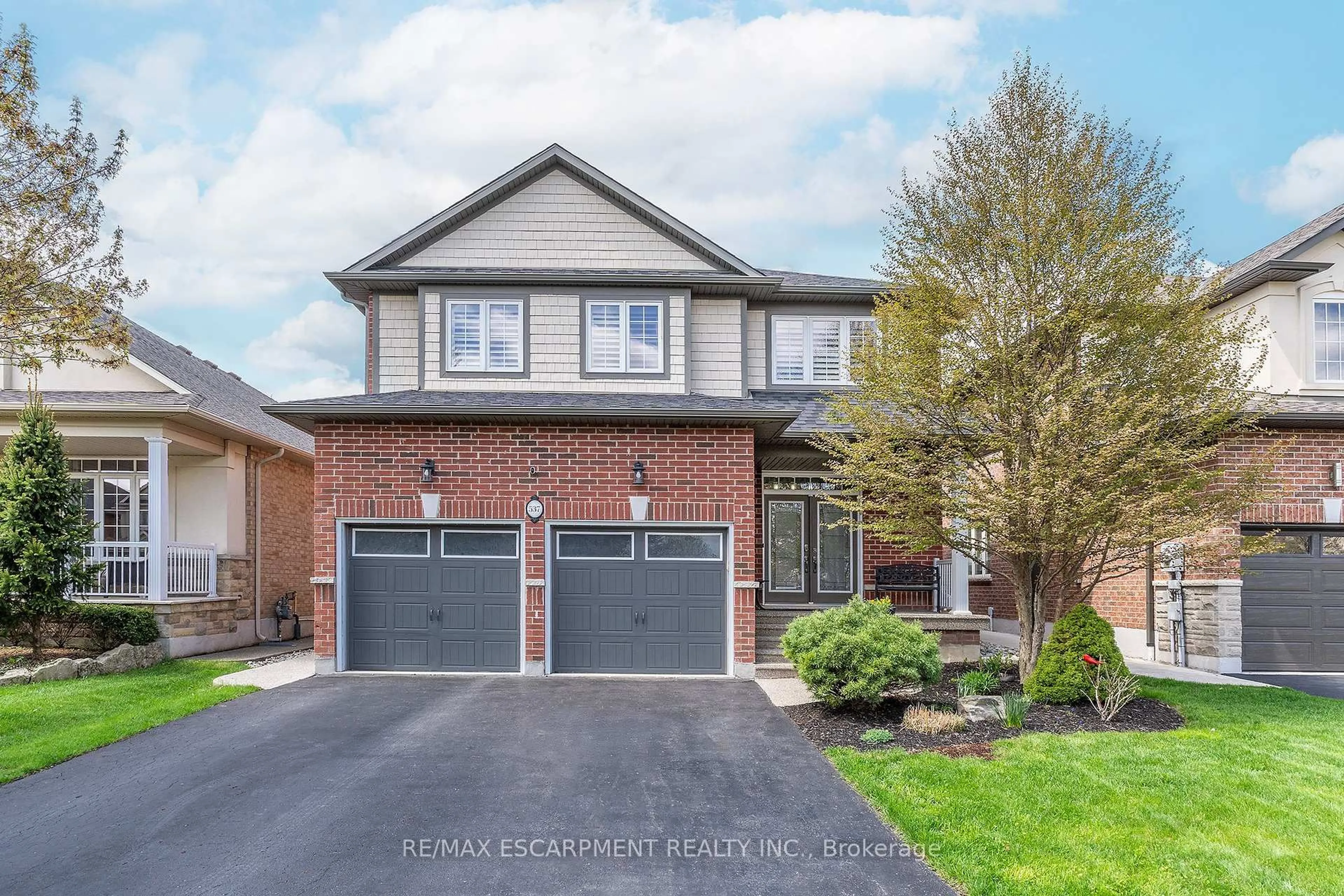 Home with brick exterior material, street for 537 VALRIDGE Dr, Hamilton Ontario L9C 0A9