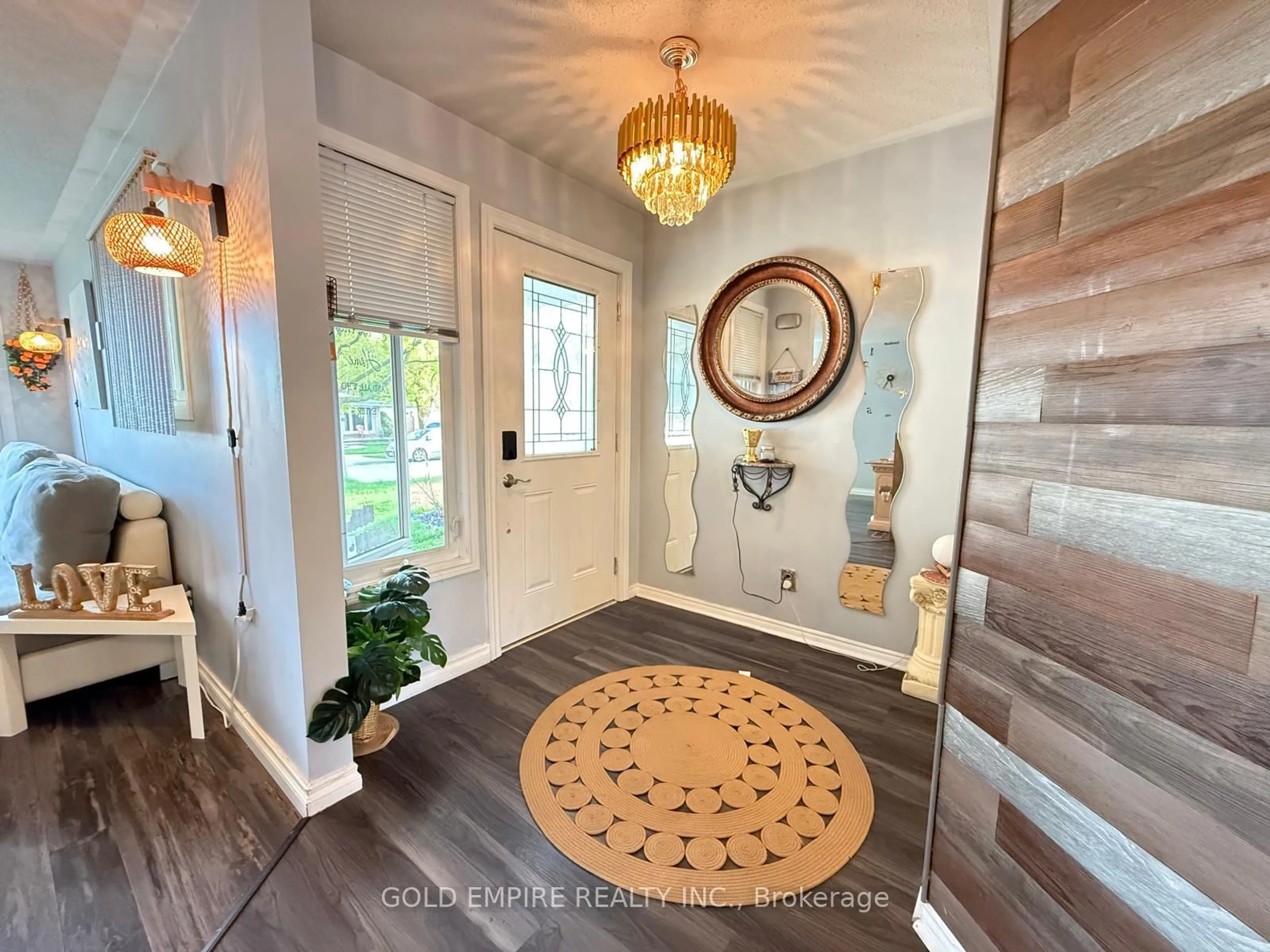 Indoor entryway for 65 FENNELL Cres, London South Ontario N6E 2E2