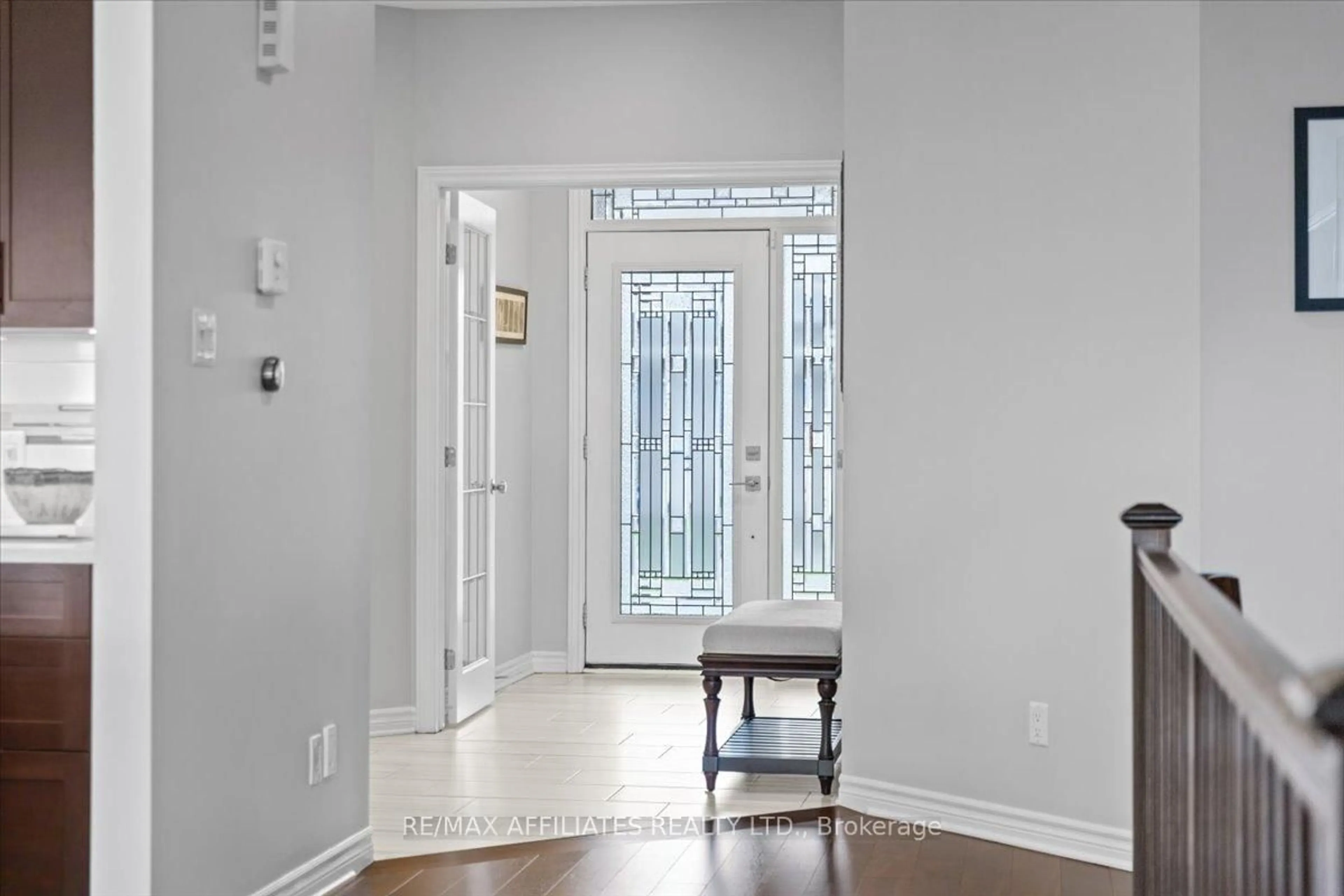 Indoor entryway for 583 Baie Des Castors St, Ottawa Ontario K4A 0Y7