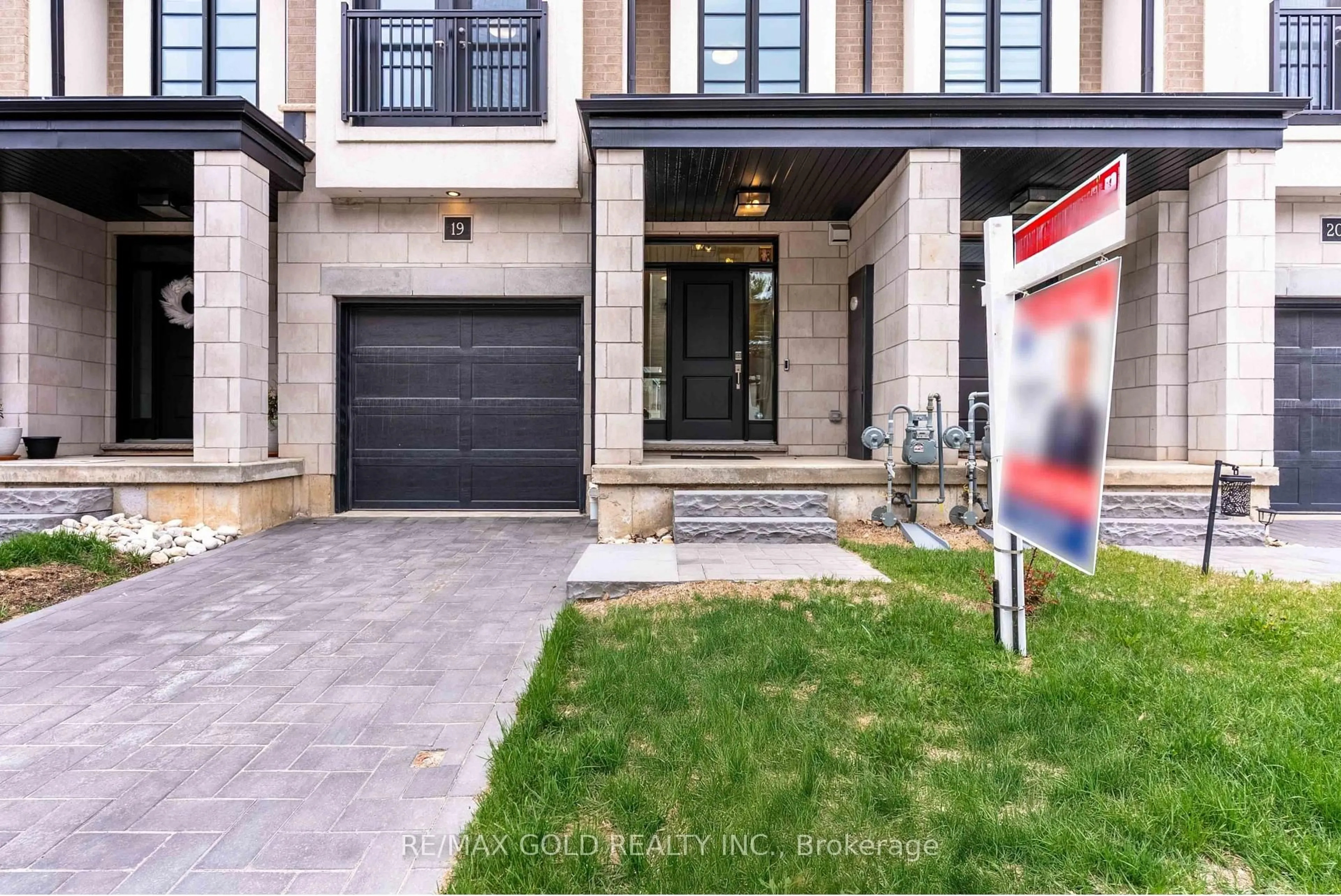 Home with brick exterior material, street for 143 Elgin St #19, Cambridge Ontario N1R 0E1