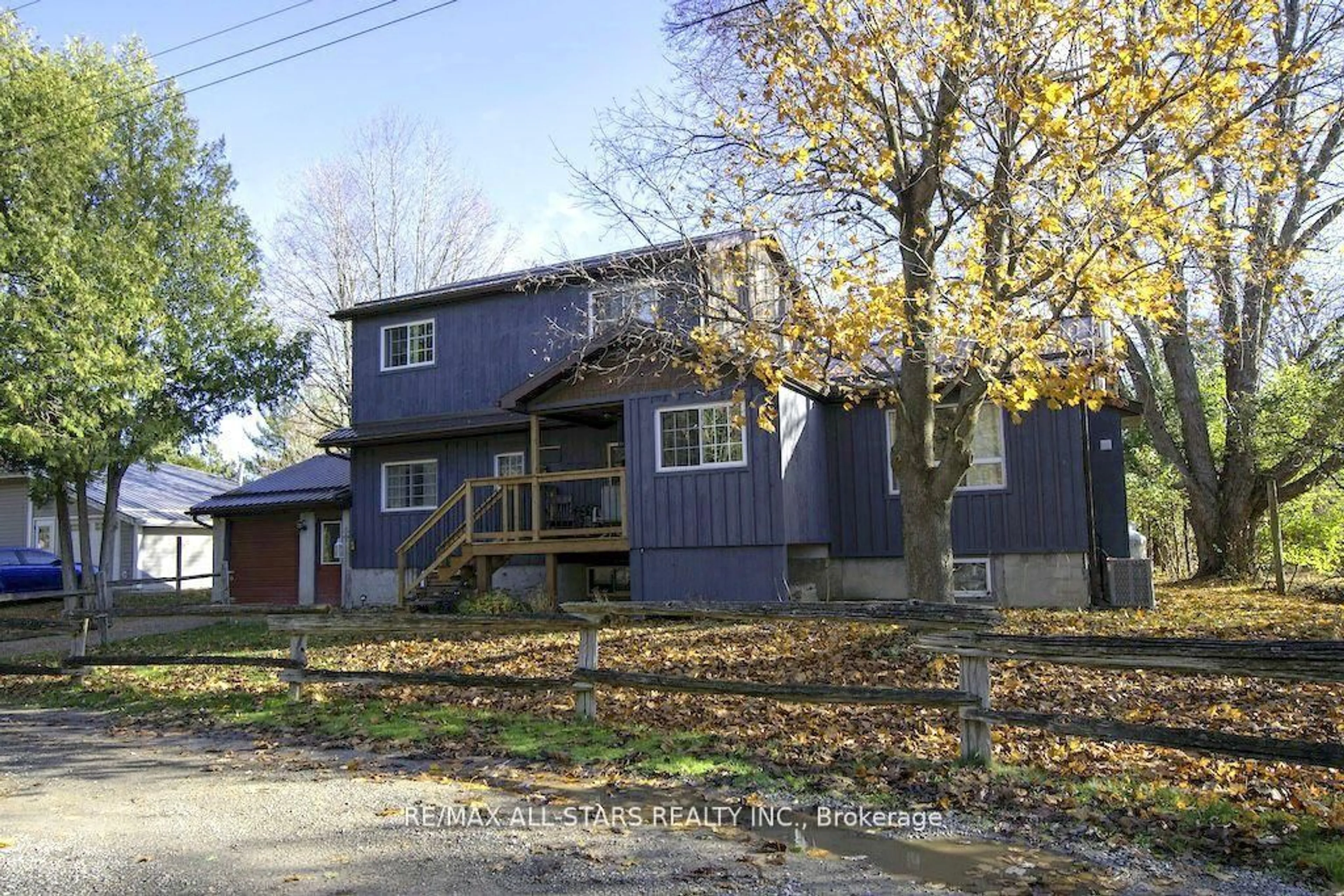 Home with vinyl exterior material, street for 20 McCreedie St, Kawartha Lakes Ontario K9V 4R1