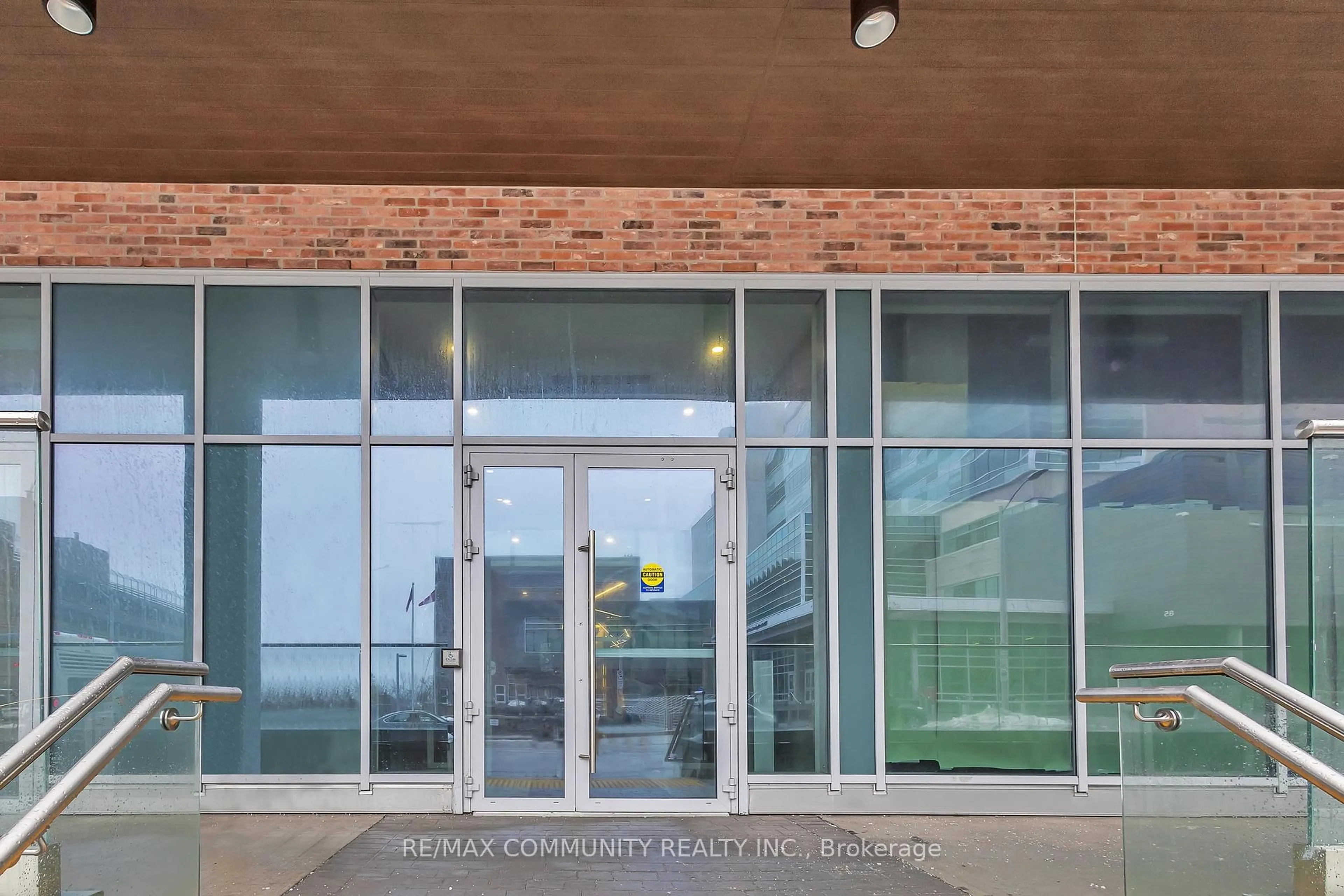 Indoor foyer for 60 Frederick St #3803, Kitchener Ontario N2H 0C7