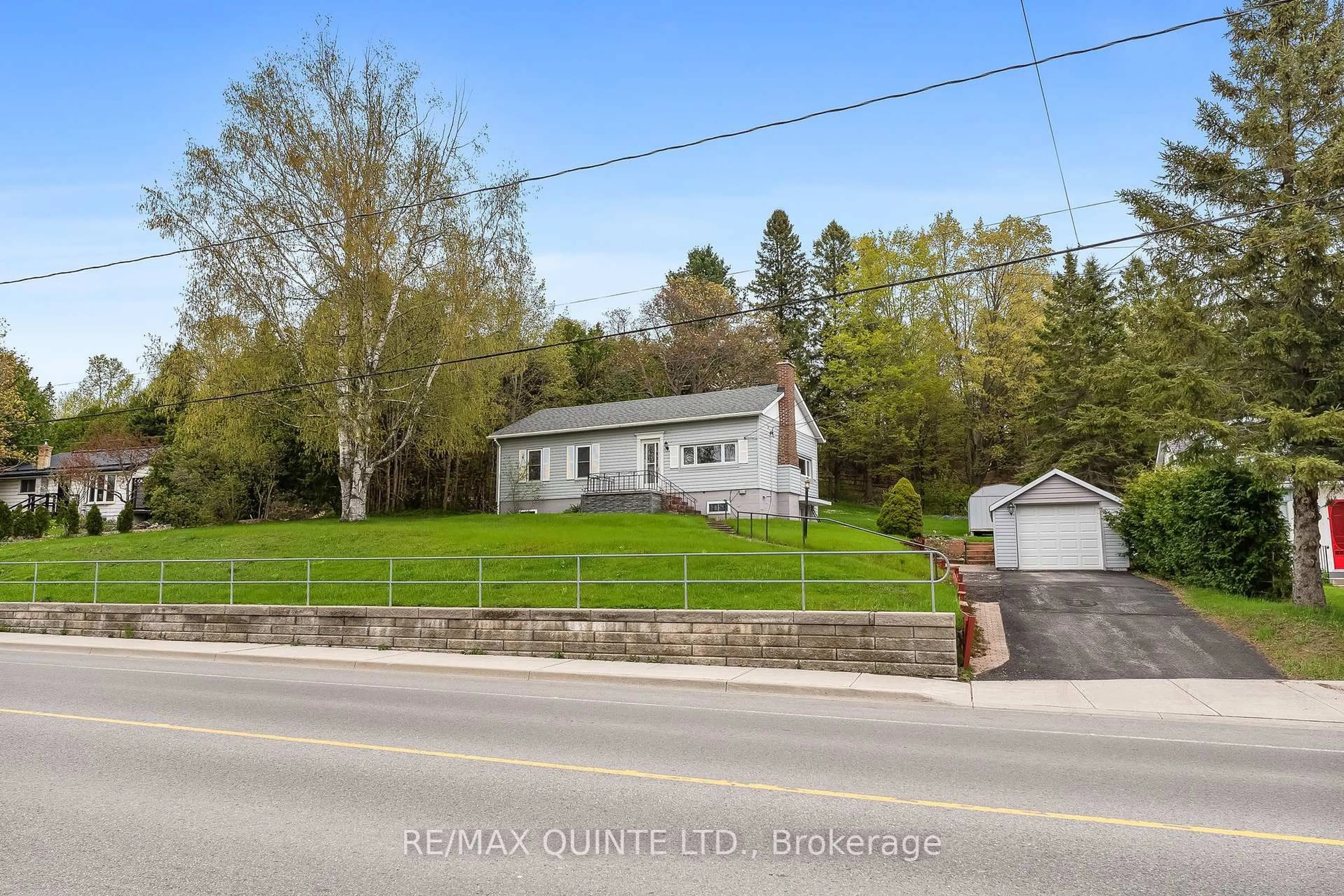 A pic from outside/outdoor area/front of a property/back of a property/a pic from drone, unknown for 35 George St, Brighton Ontario K0K 1H0