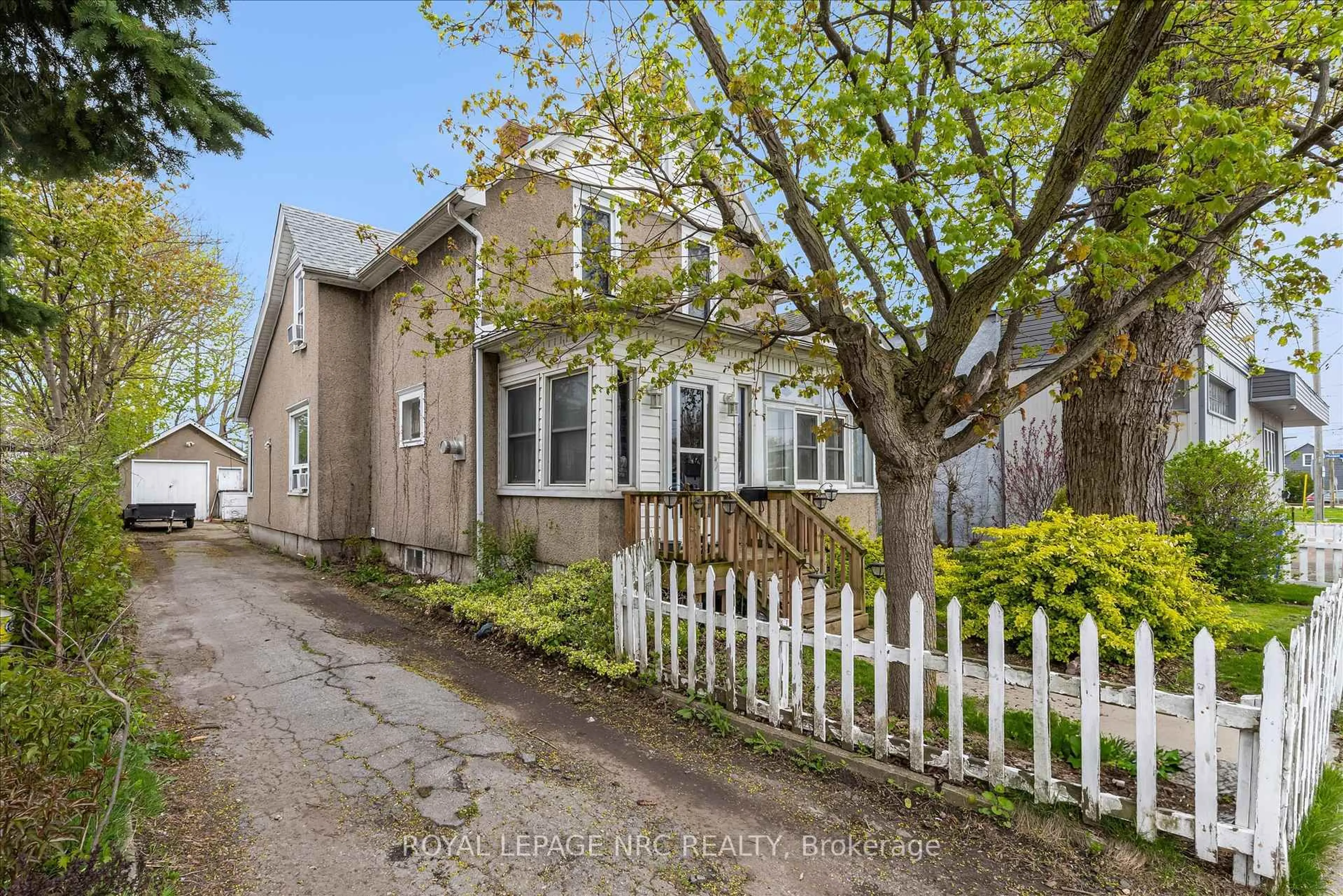 Unknown for 305 Mitchell St, Port Colborne Ontario L3K 1Y7