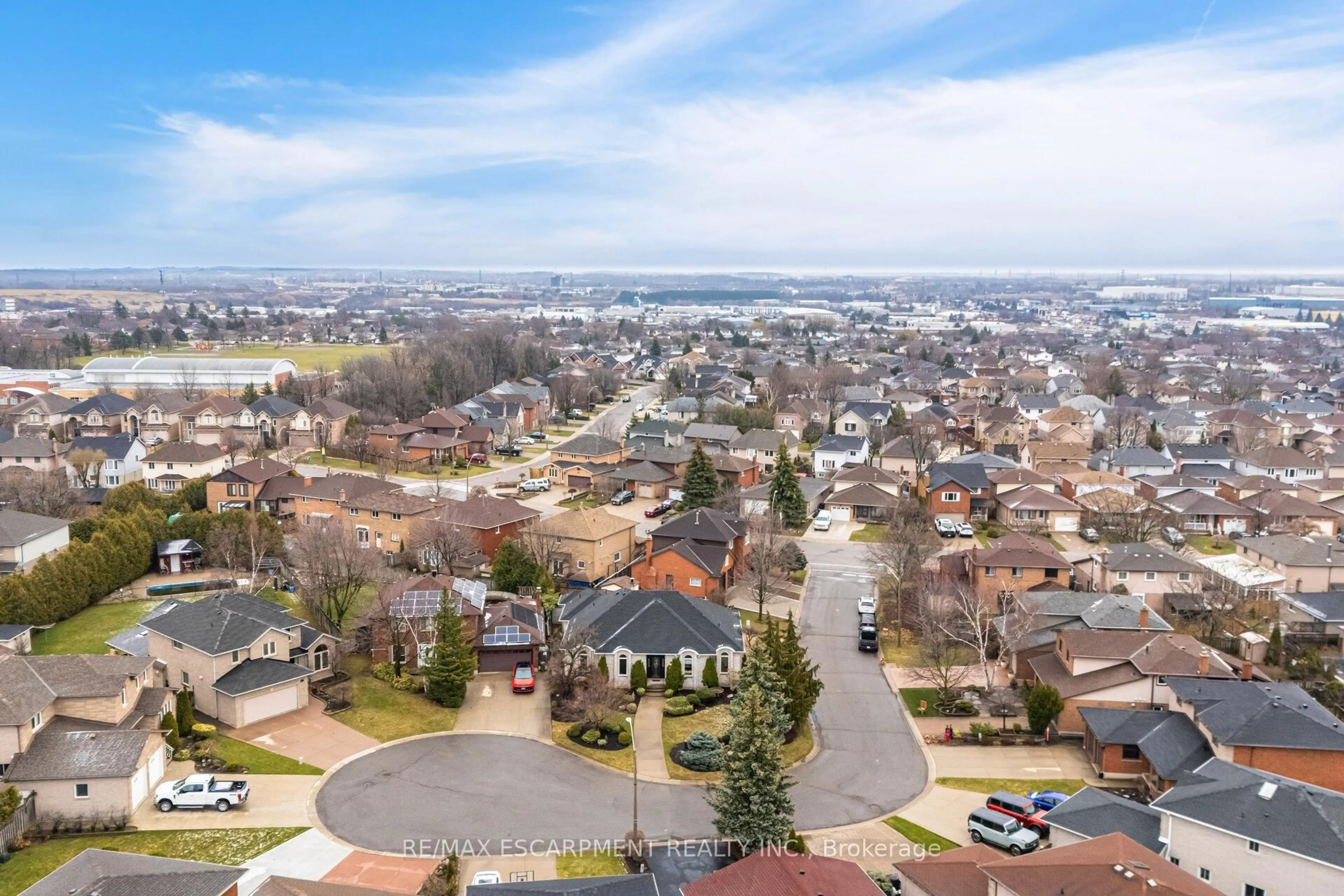 A pic from outside/outdoor area/front of a property/back of a property/a pic from drone, unknown for 31 Ingrid Crt, Hamilton Ontario L8W 2V4