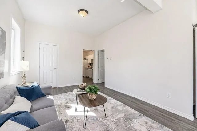 Additional property image - 196 Picton St