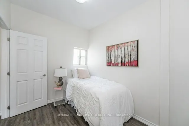 Additional property image - 196 Picton St