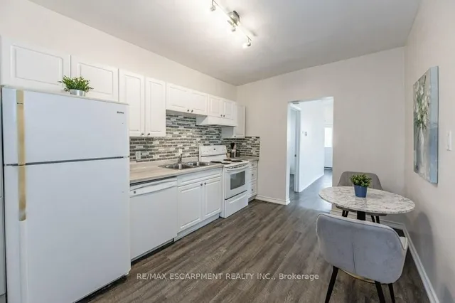 Additional property image - 196 Picton St